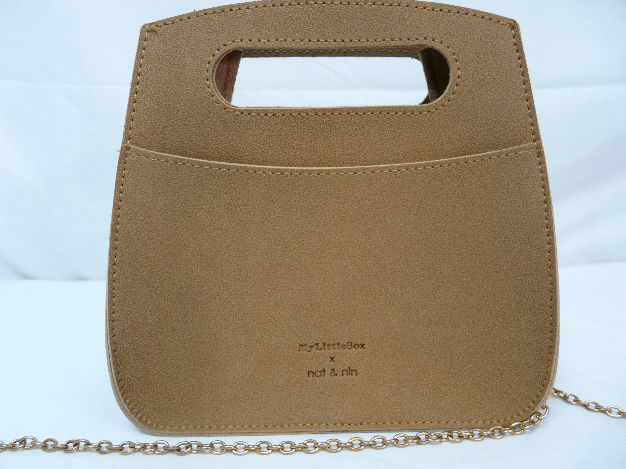 Voir photo 8 de Petit sac chainette effet cuir - My Little Box X Nat & Nin Petit sac chainette effet cuir - My Little Box X Nat & Nin Parfait état reconditionné photo 8