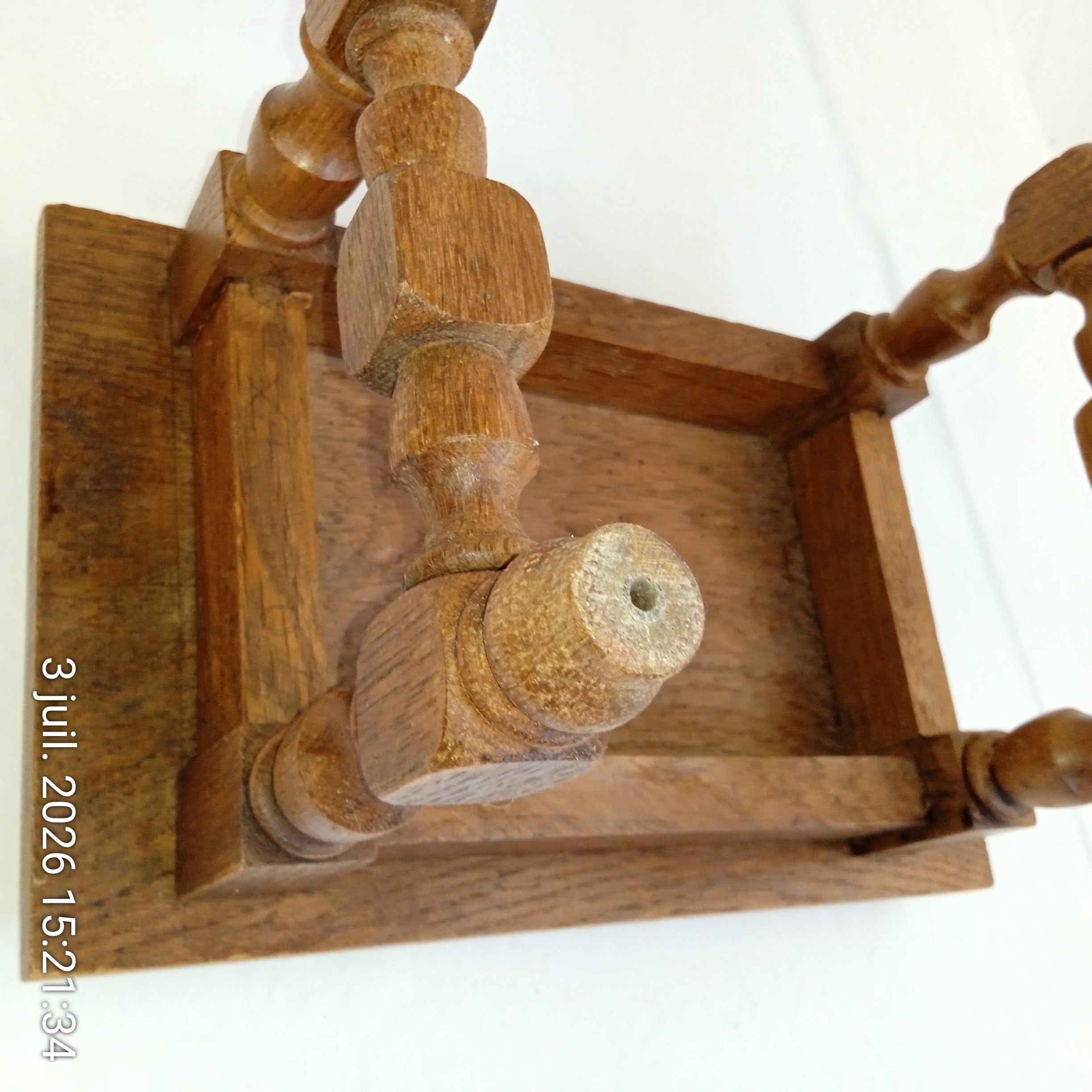 Voir photo 4 de Petit tabouret/repose-pied en bois vintage déco floral en point de croix Petit tabouret/repose-pied en bois vintage déco floral en point de croix Bon état reconditionné photo 4