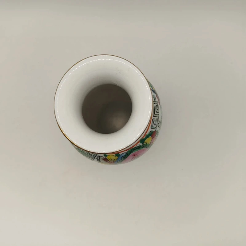 Voir photo 10 de Petit vase chinois porcelaine décor asiatique polychrome famille rose 16 cm Petit vase chinois porcelaine décor asiatique polychrome famille rose 16 cm reconditionné photo 10