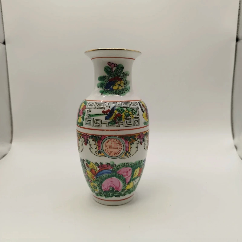Voir photo 6 de Petit vase chinois porcelaine décor asiatique polychrome famille rose 16 cm Petit vase chinois porcelaine décor asiatique polychrome famille rose 16 cm reconditionné photo 6