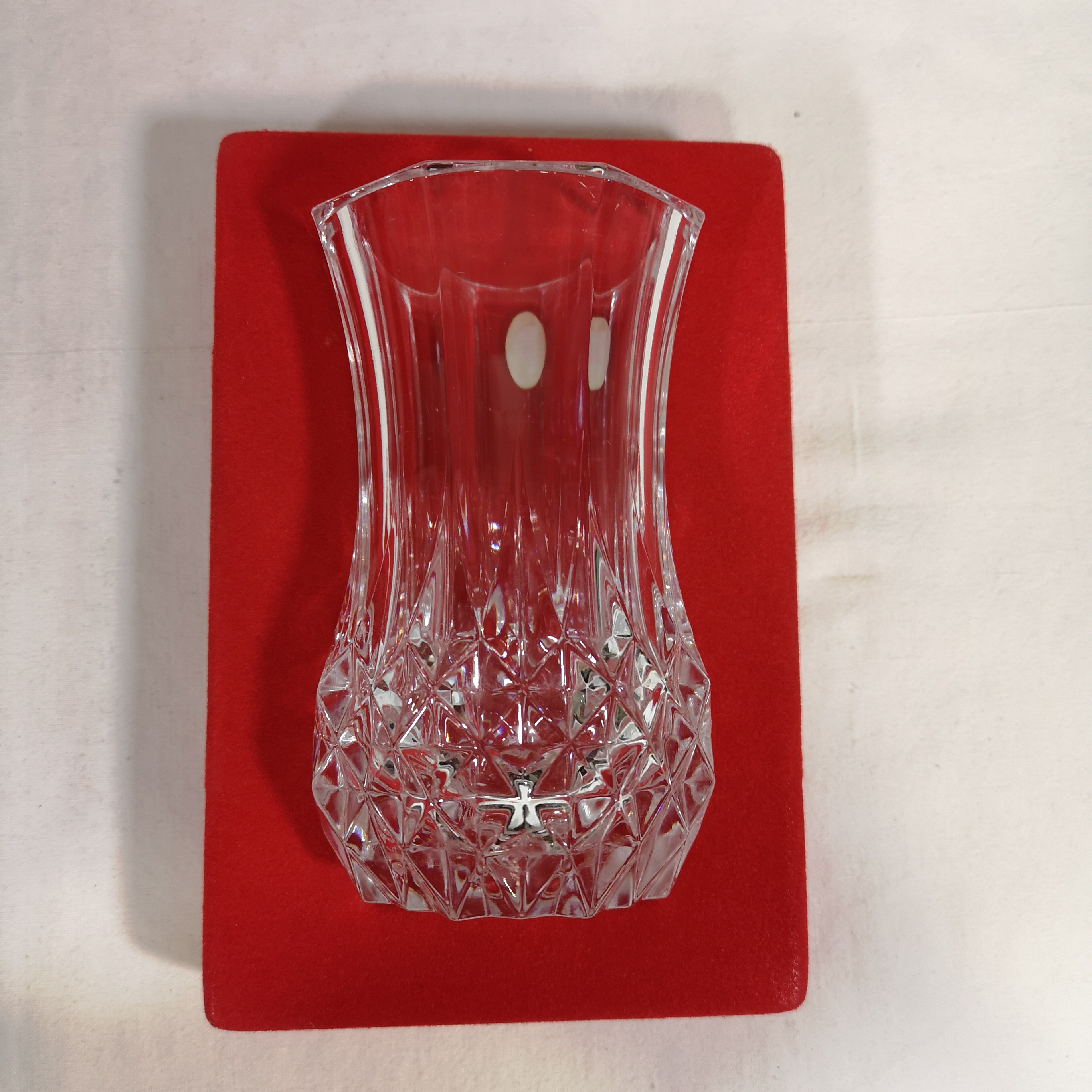 Voir photo 3 de Petit vase Cristal d'Arques "Anémones" 13cm Petit vase Cristal d'Arques "Anémones" 13cm Très bon état reconditionné photo 3