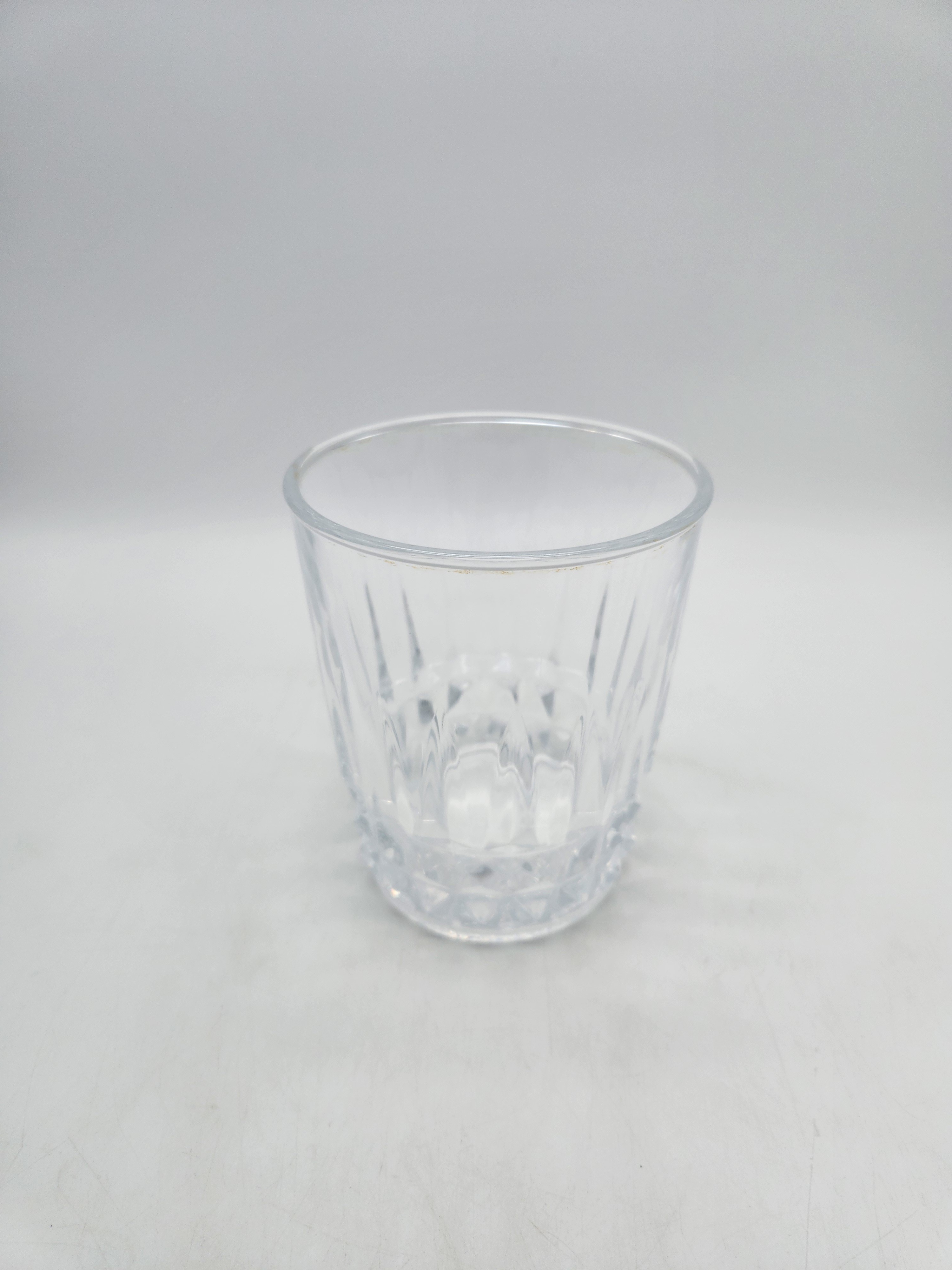 Voir photo 2 de Petit vase en cristal d'Arques Petit vase en cristal d'Arques reconditionné photo 2