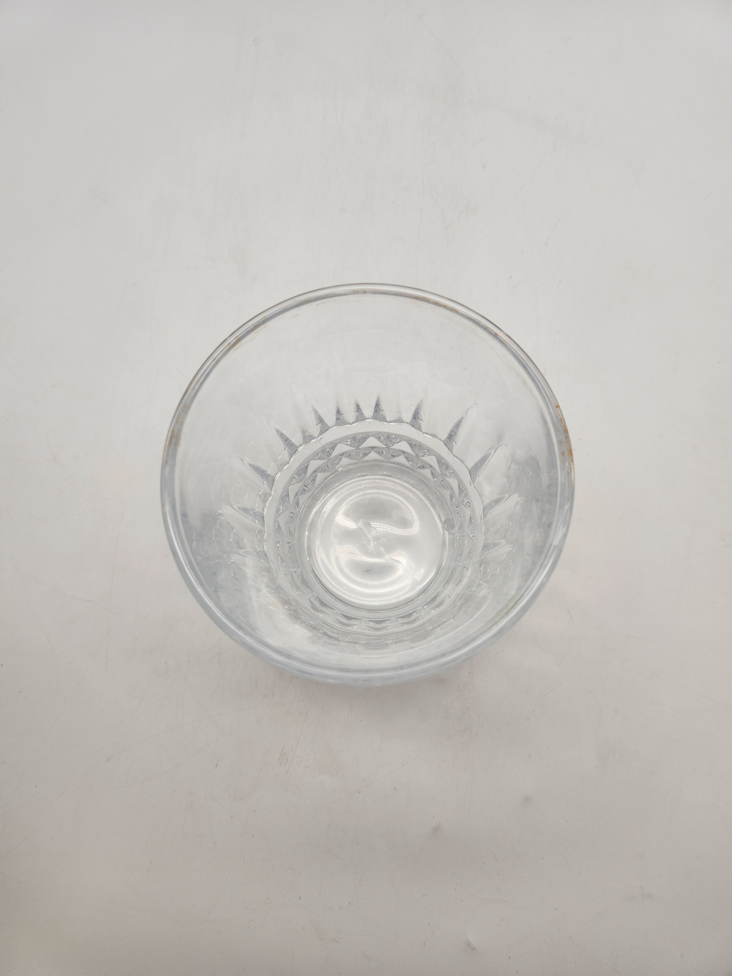 Voir photo 4 de Petit vase en cristal d'Arques Petit vase en cristal d'Arques reconditionné photo 4