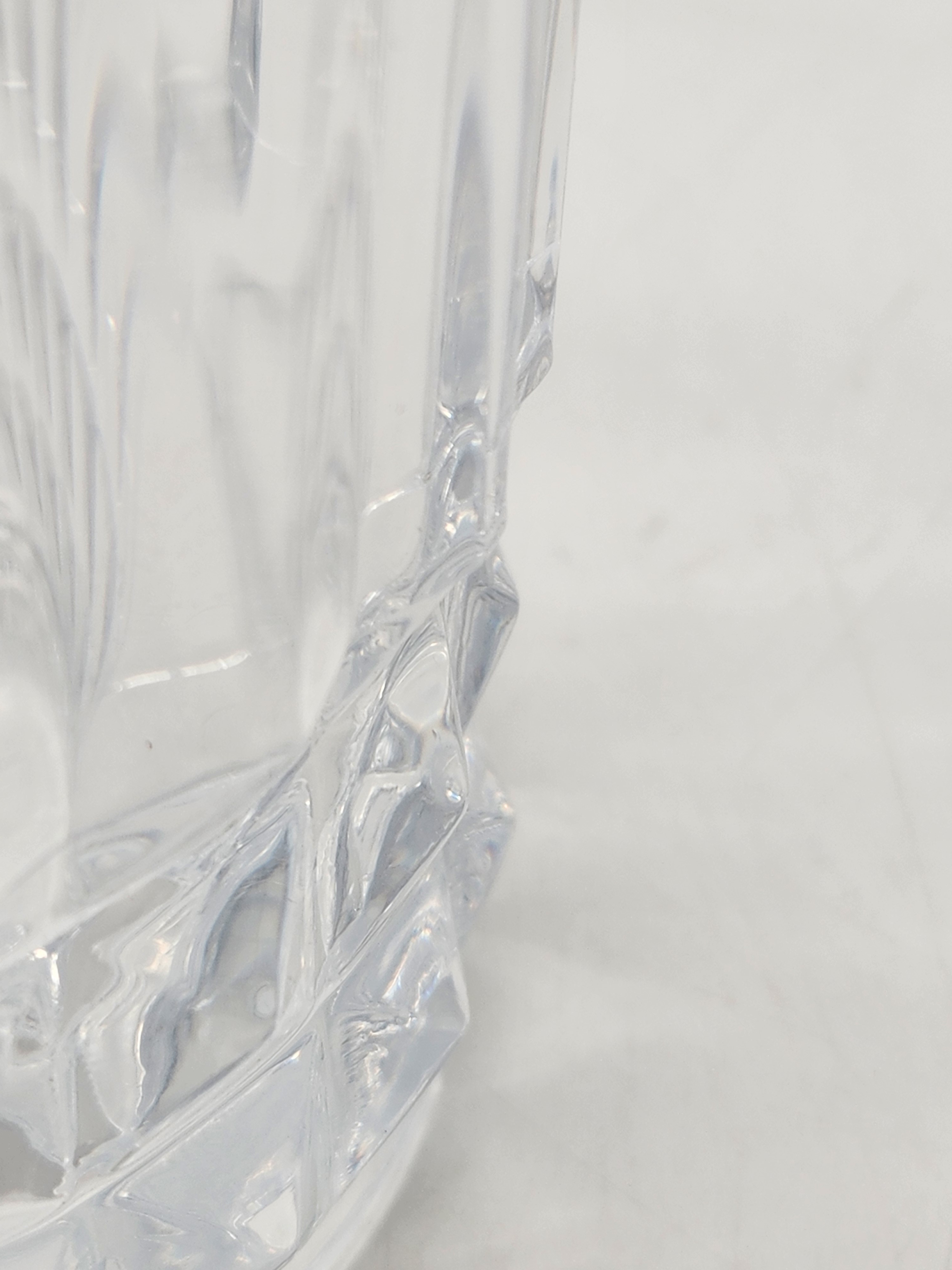 Voir photo 5 de Petit vase en cristal d'Arques Petit vase en cristal d'Arques reconditionné photo 5
