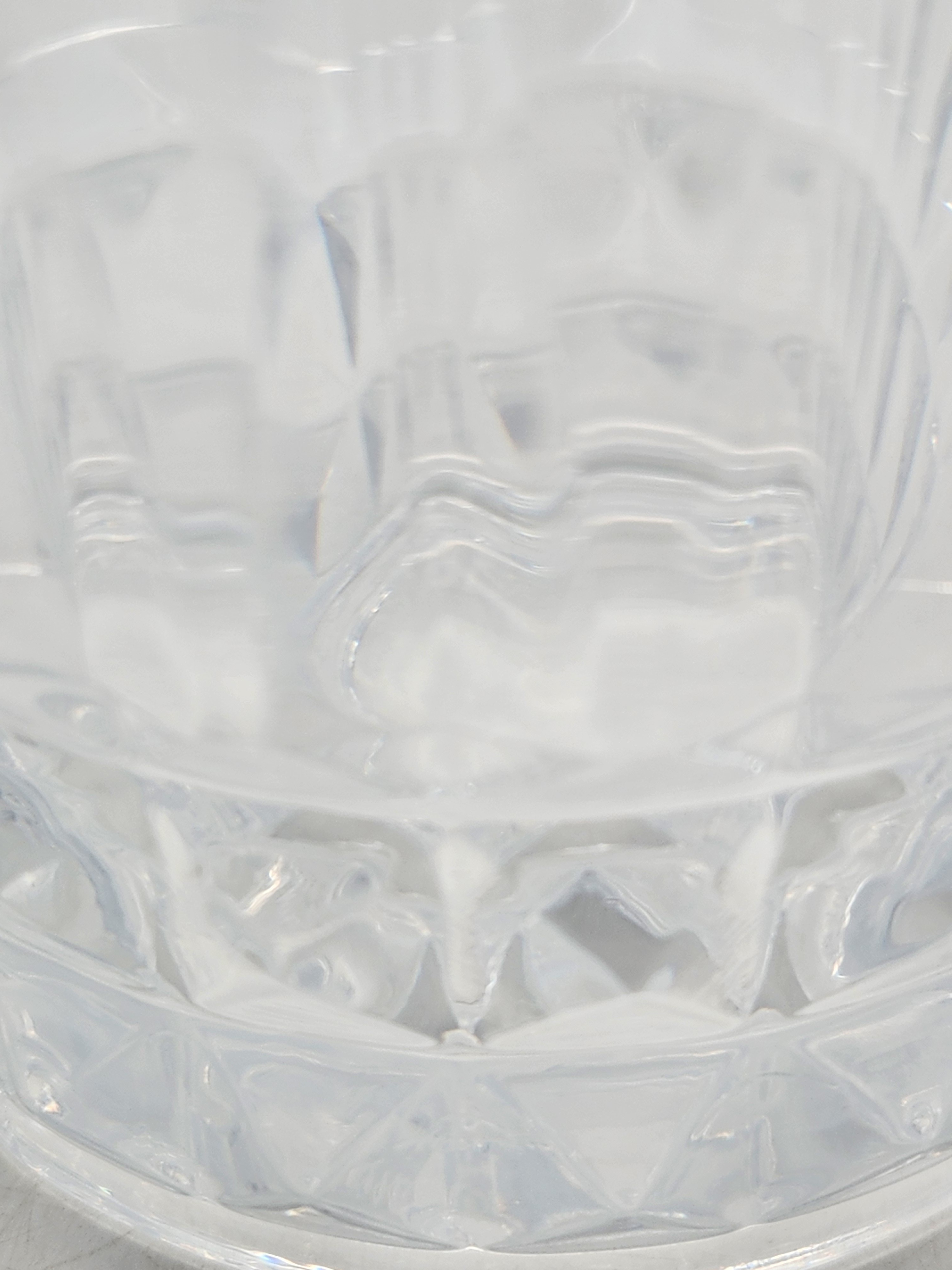 Voir photo 8 de Petit vase en cristal d'Arques Petit vase en cristal d'Arques reconditionné photo 8