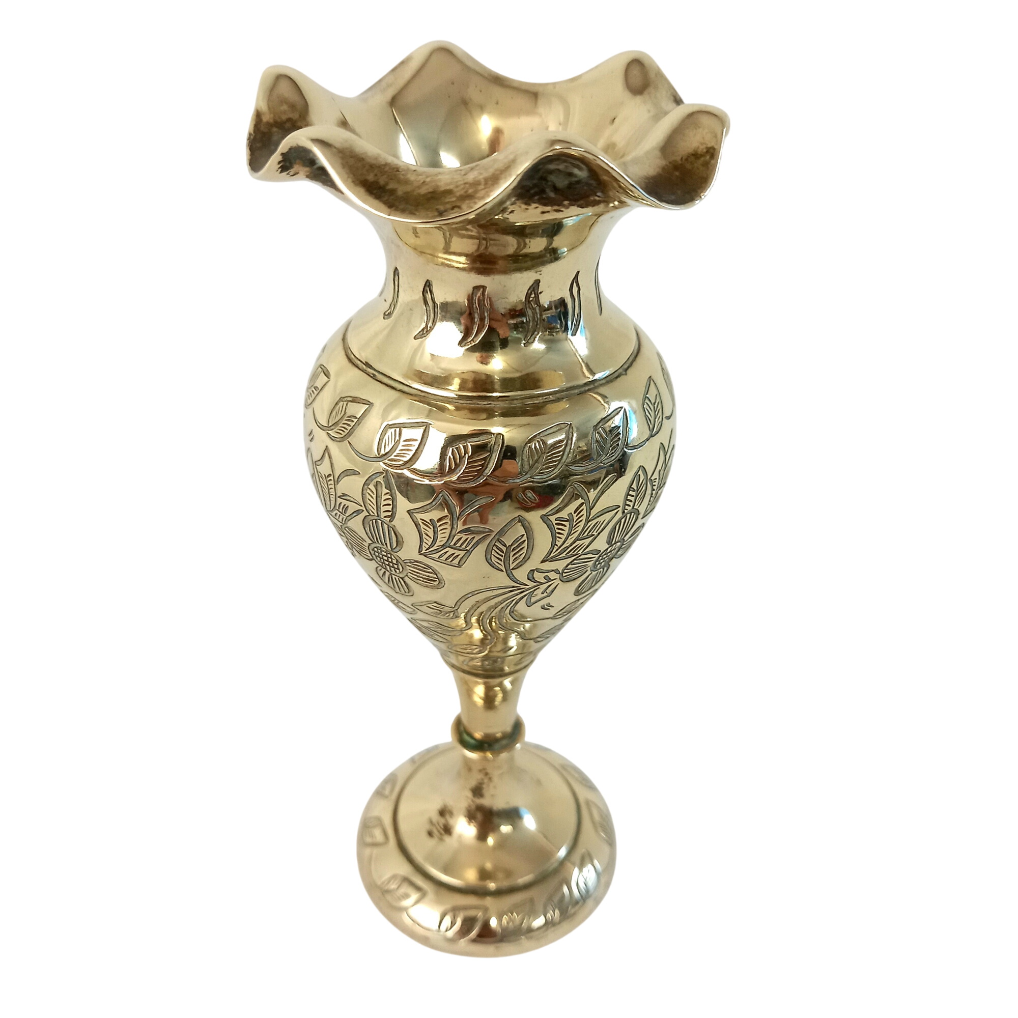 Acheter Petit vase soliflore sur pied, en bronze doré Très bon état - 17,00 € Petit vase soliflore sur pied, en bronze doré Très bon état reconditionné disponible sur Label Emmaüs