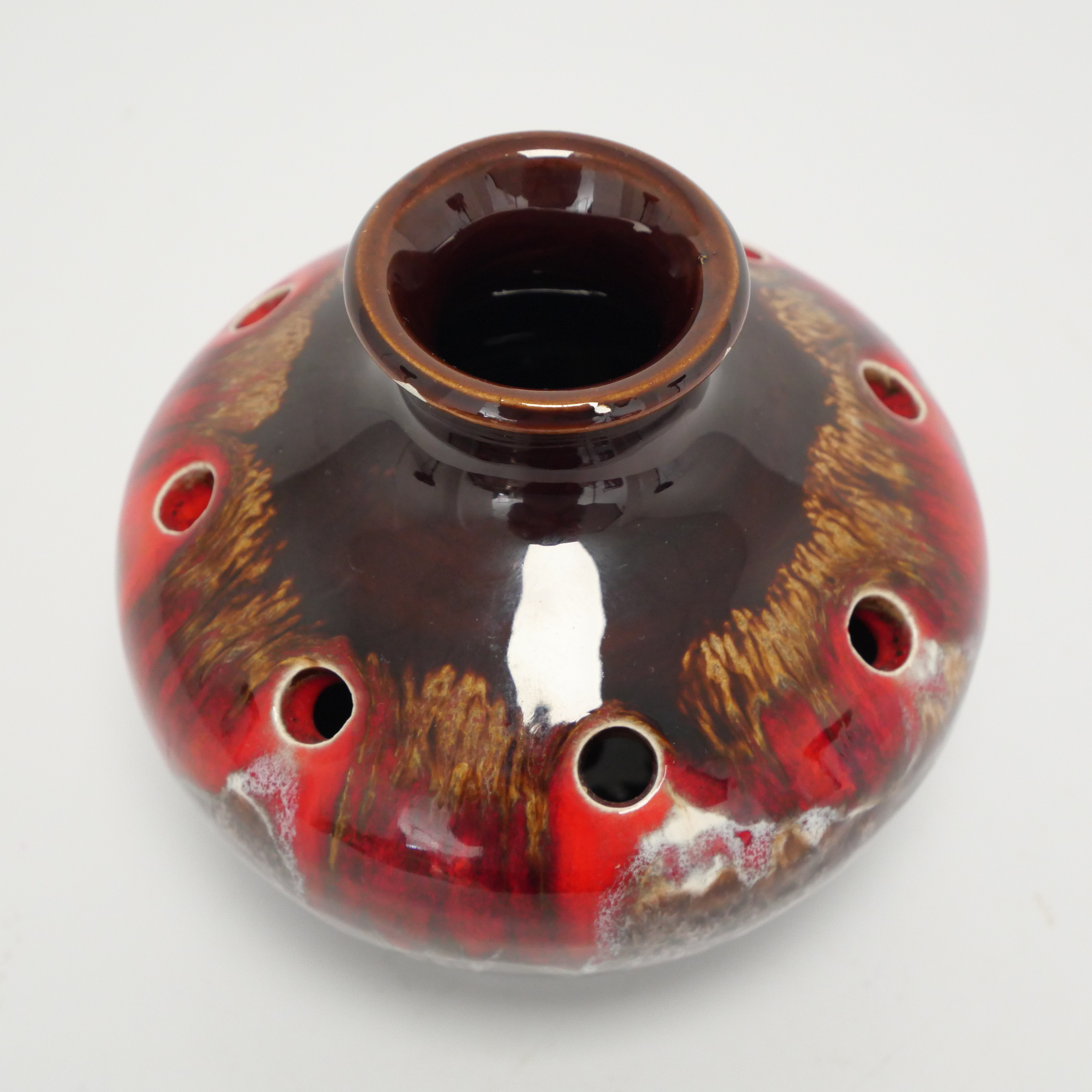 Voir photo 2 de Petit Vase VALLAURIS en céramique émaillée vintage Petit Vase VALLAURIS en céramique émaillée vintage Bon état reconditionné photo 2