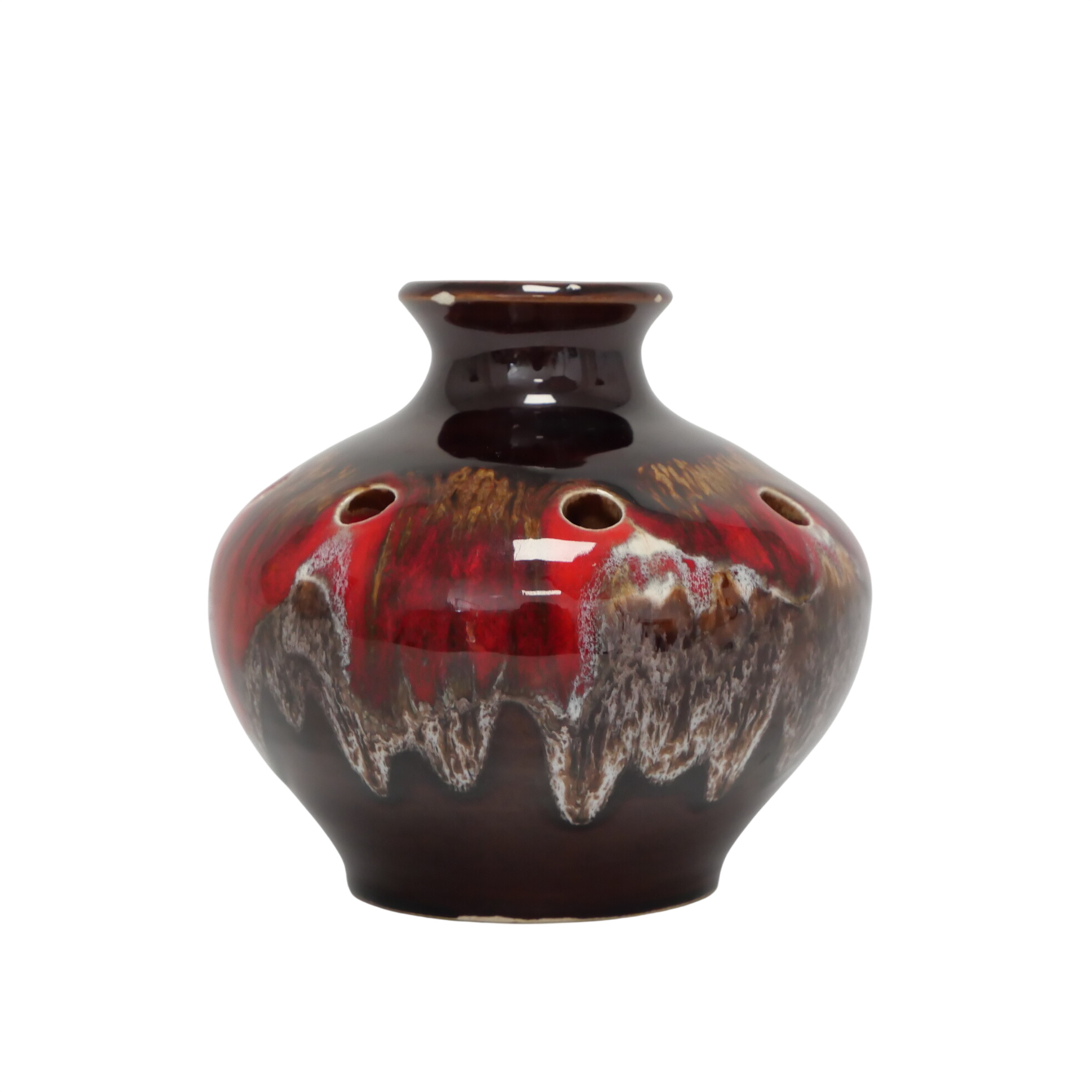 Acheter Petit Vase VALLAURIS en céramique émaillée vintage Bon état - 17,50 € Petit Vase VALLAURIS en céramique émaillée vintage Bon état reconditionné disponible sur Label Emmaüs
