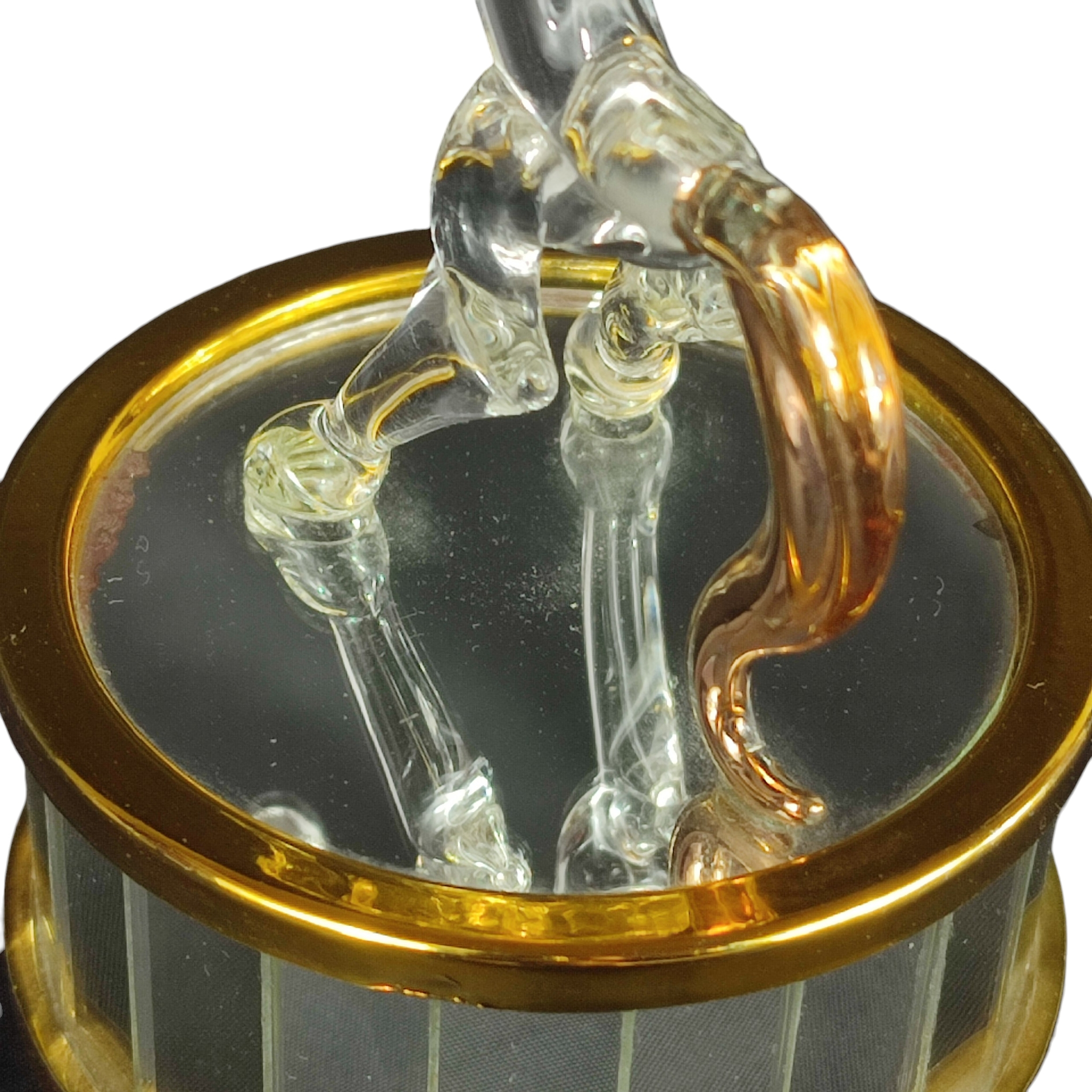 Voir photo 10 de Petite boîte à musique vintage – Sculpture de cheval cambré en verre – Support en métal doré et miroirs – Mélodie « Le Lac des cygnes » Petite boîte à musique vintage – Sculpture de cheval cambré en verre – Support en métal doré et miroirs – Mélodie « Le Lac des cygnes » Bon état reconditionné photo 10