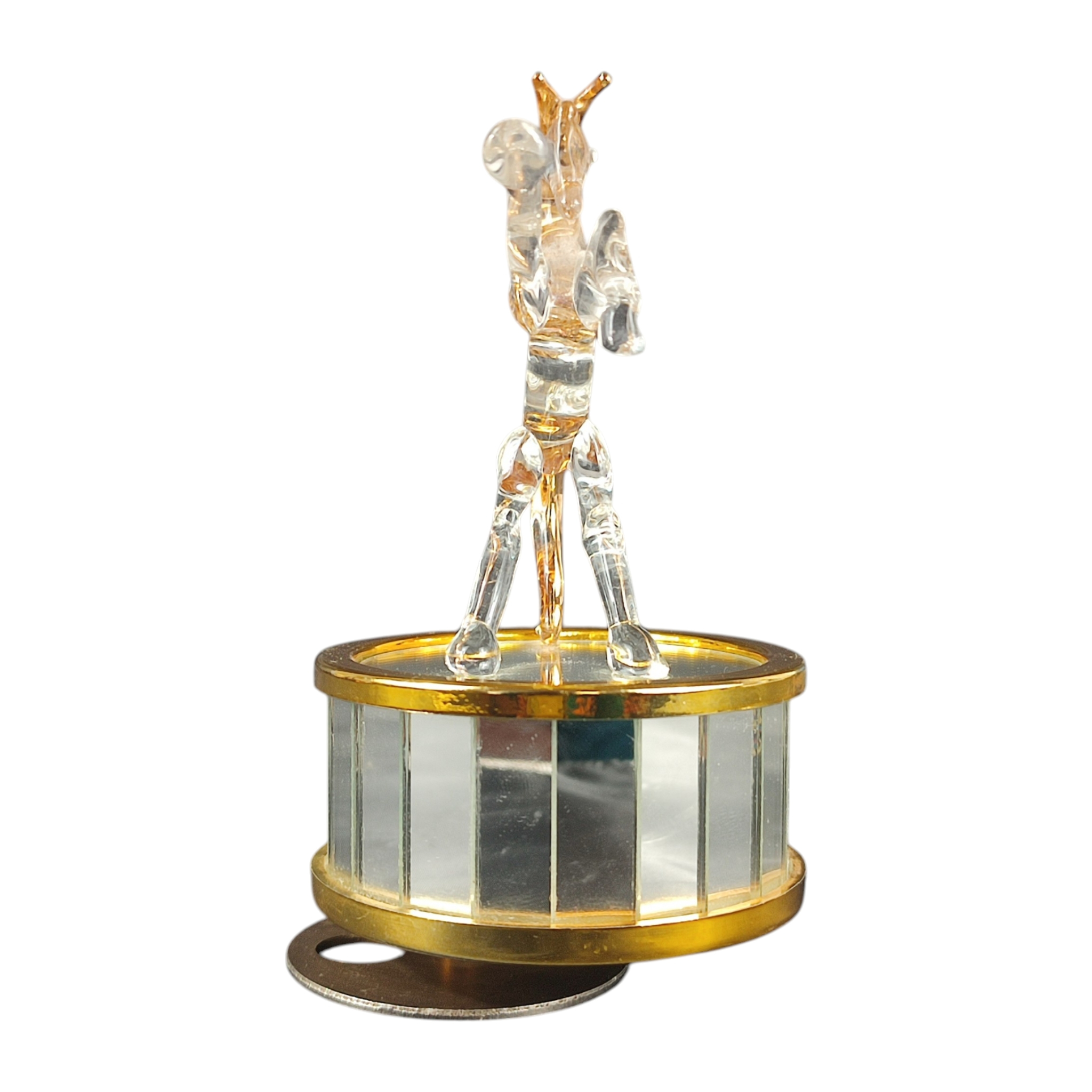 Voir photo 5 de Petite boîte à musique vintage – Sculpture de cheval cambré en verre – Support en métal doré et miroirs – Mélodie « Le Lac des cygnes » Petite boîte à musique vintage – Sculpture de cheval cambré en verre – Support en métal doré et miroirs – Mélodie « Le Lac des cygnes » Bon état reconditionné photo 5