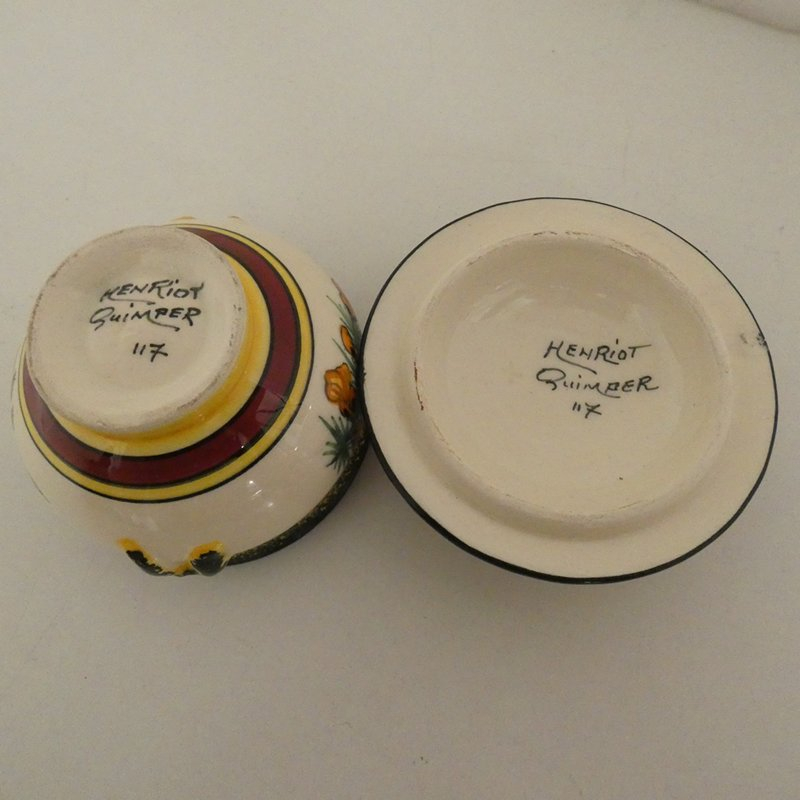 Voir photo 3 de Petite bonbonnière en QUIMPER HENRIOT forme soupière Petite bonbonnière en QUIMPER HENRIOT forme soupière Parfait état reconditionné photo 3