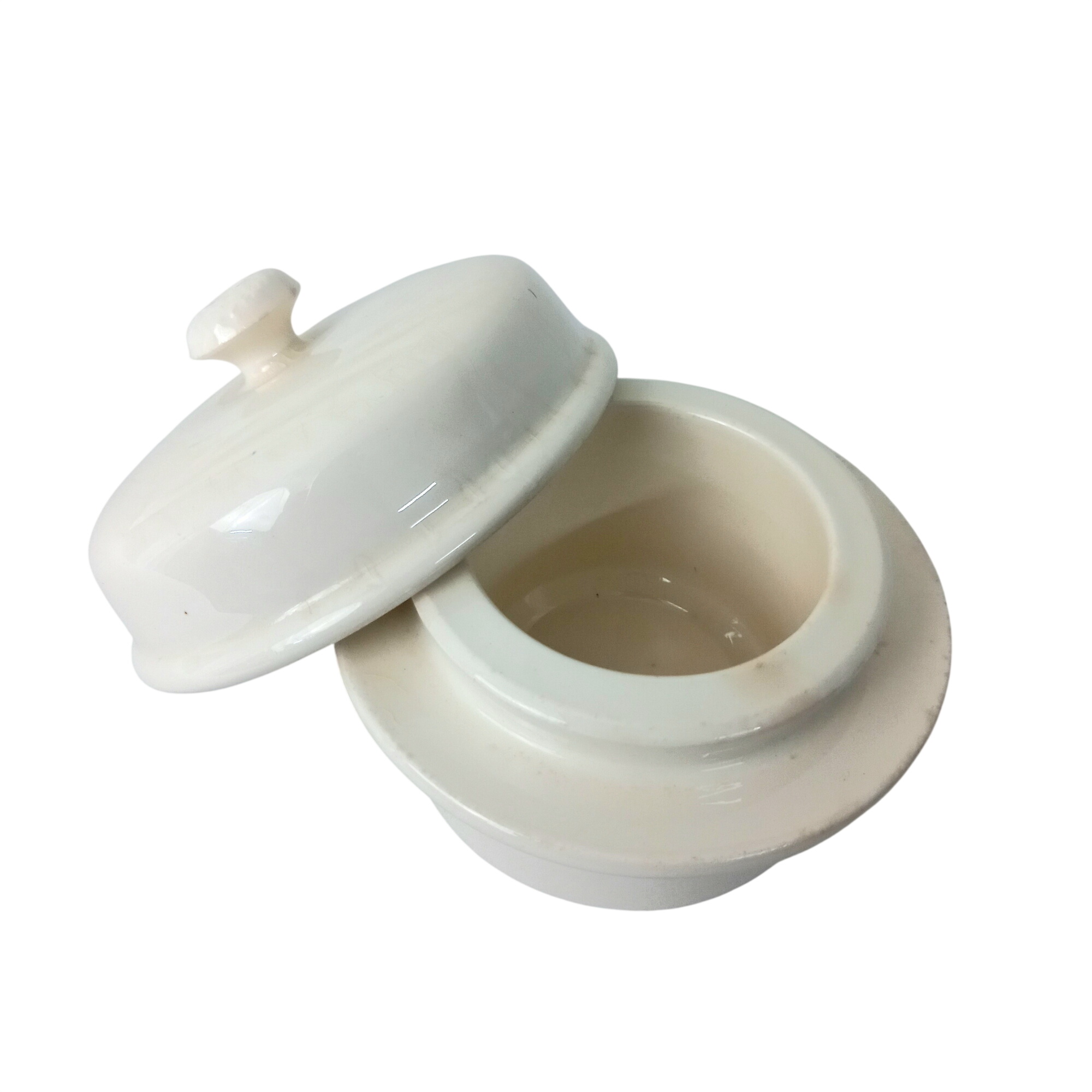 Petite bonbonnière ou sucrier couvert, modèle Simplex de Sarreguemines Très bon état - 15,00 € Petite bonbonnière ou sucrier couvert, modèle Simplex de Sarreguemines Très bon état reconditionné disponible sur Label Emmaüs