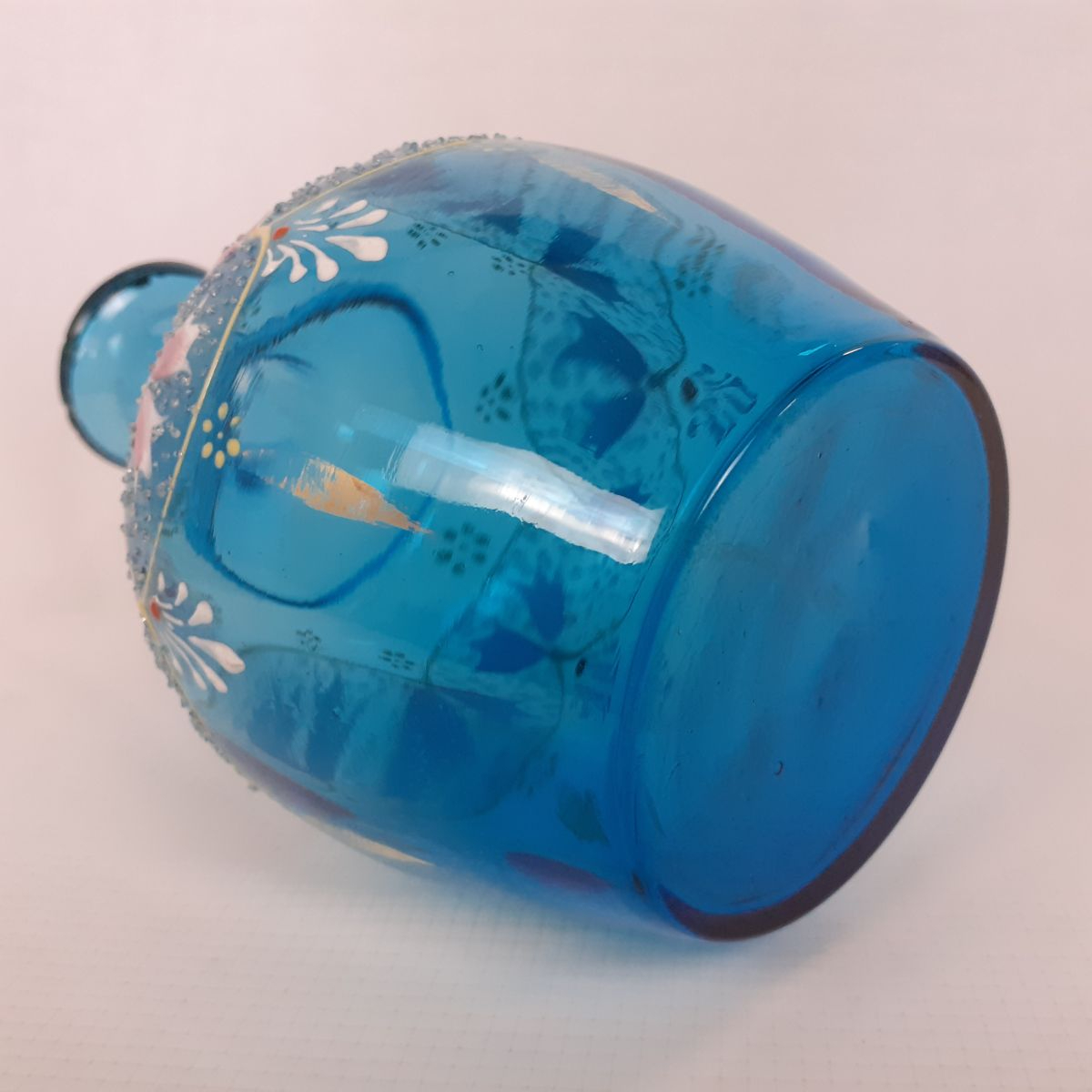 Voir photo 3 de Petite carafe à liqueur bleue - Motifs émaillés floraux Petite carafe à liqueur bleue - Motifs émaillés floraux Bon état reconditionné photo 3