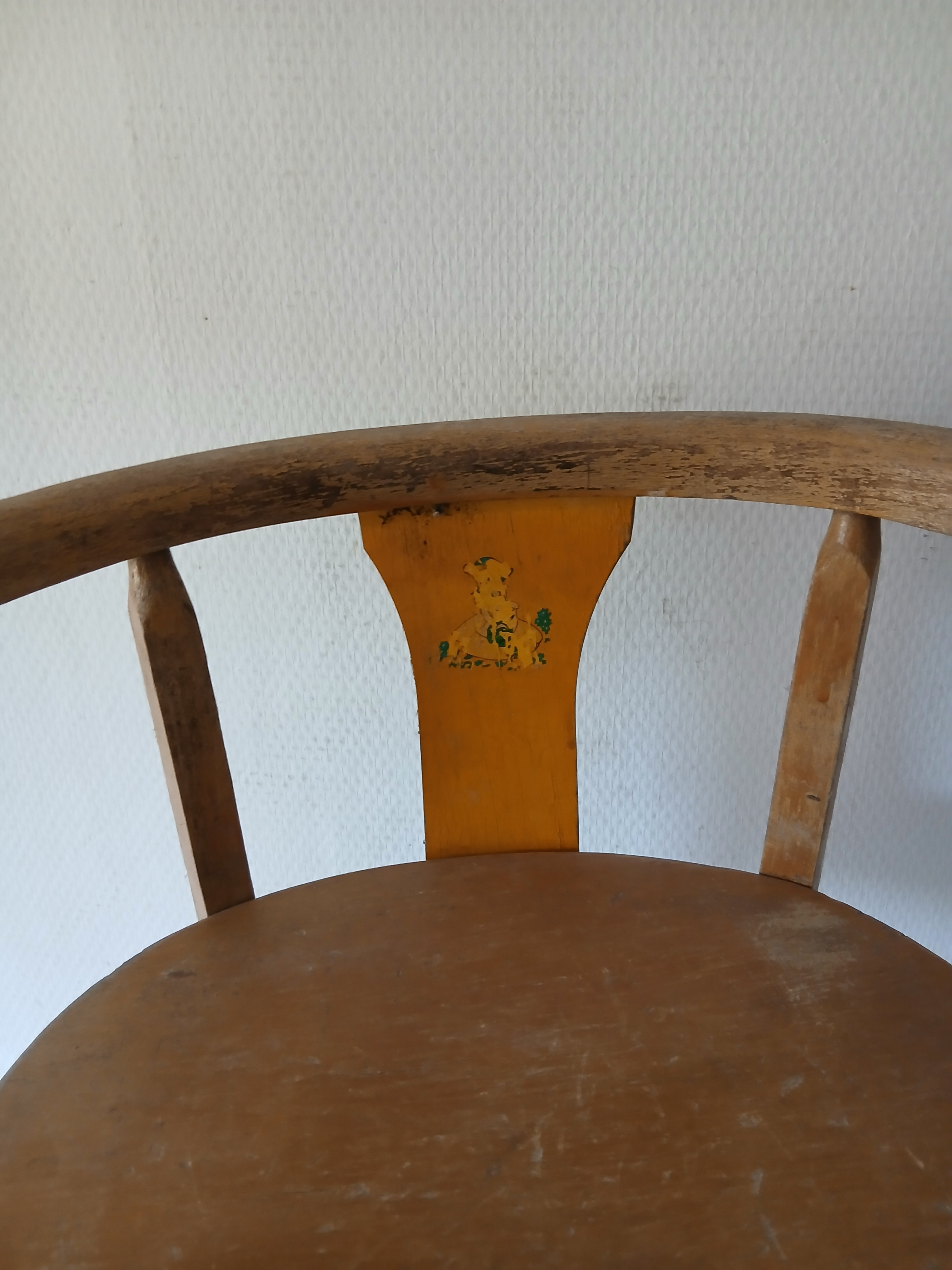 Voir photo 2 de Petite chaise en bois pour enfant de type Baumann Petite chaise en bois pour enfant de type Baumann Bon état reconditionné photo 2