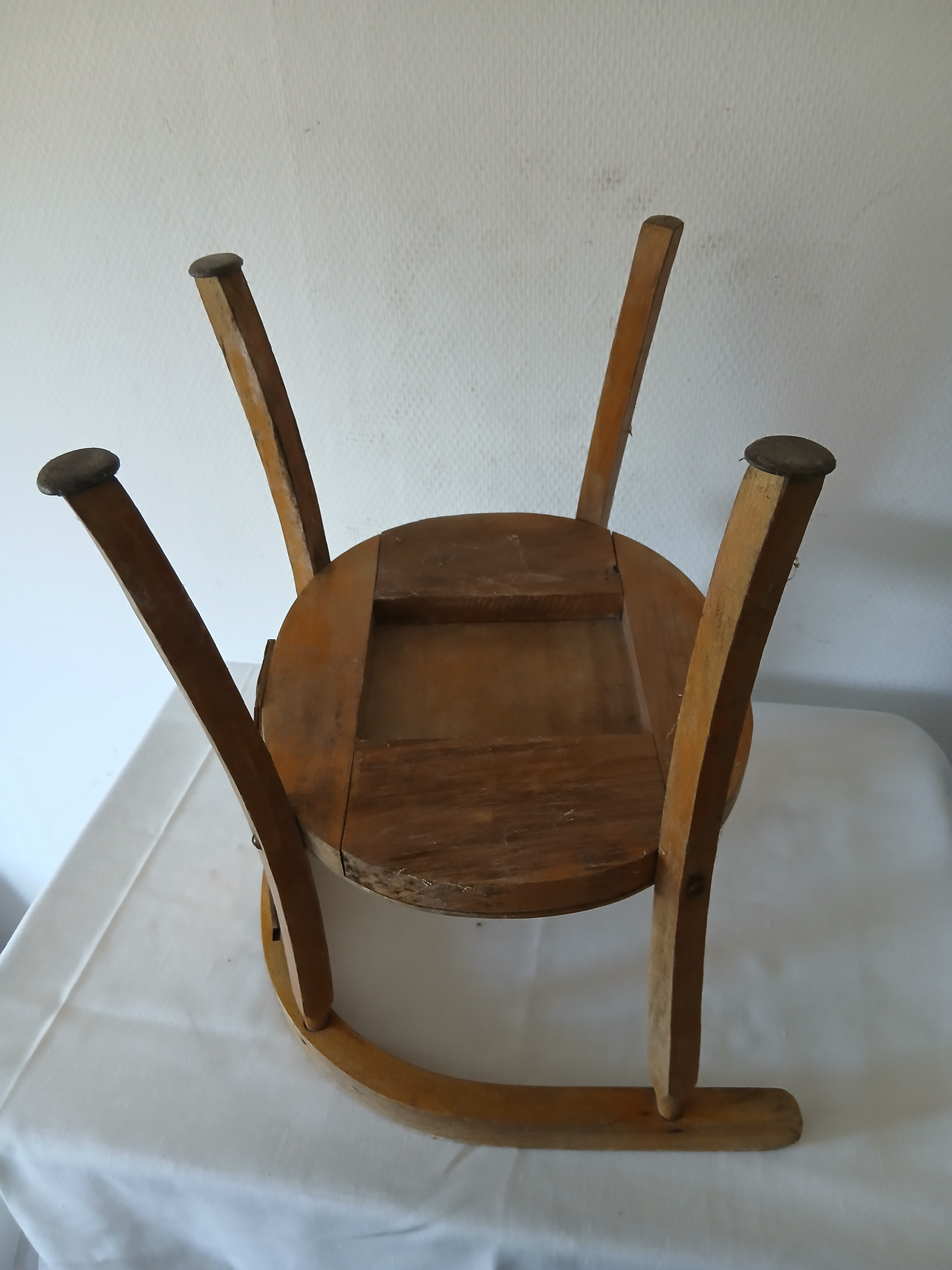 Voir photo 8 de Petite chaise en bois pour enfant de type Baumann Petite chaise en bois pour enfant de type Baumann Bon état reconditionné photo 8
