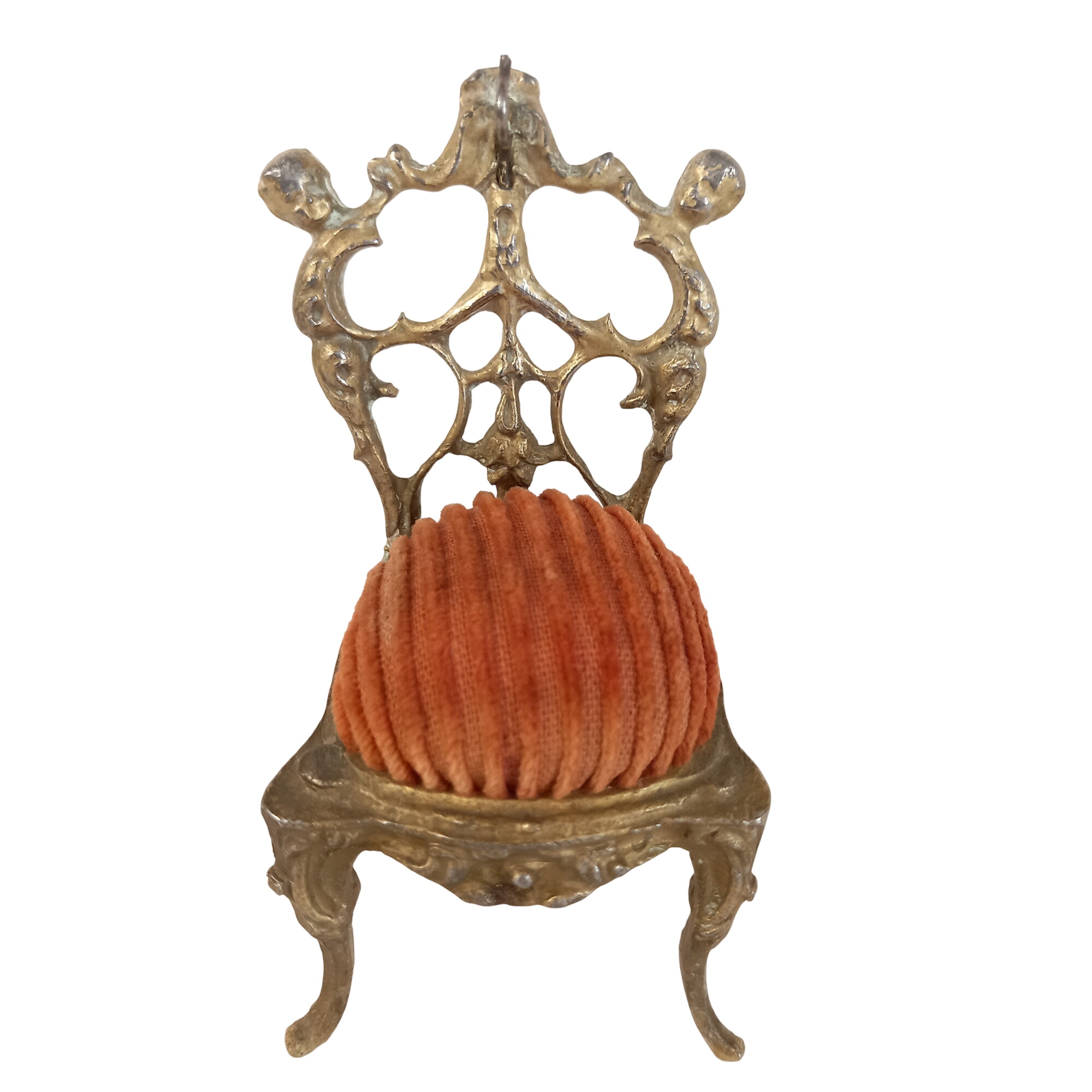 Petite chaise porte-montre à gousset, en régule doré et tissu en velours, style rococo Bon état - 15,00 € Petite chaise porte-montre à gousset, en régule doré et tissu en velours, style rococo Bon état reconditionné disponible sur Label Emmaüs