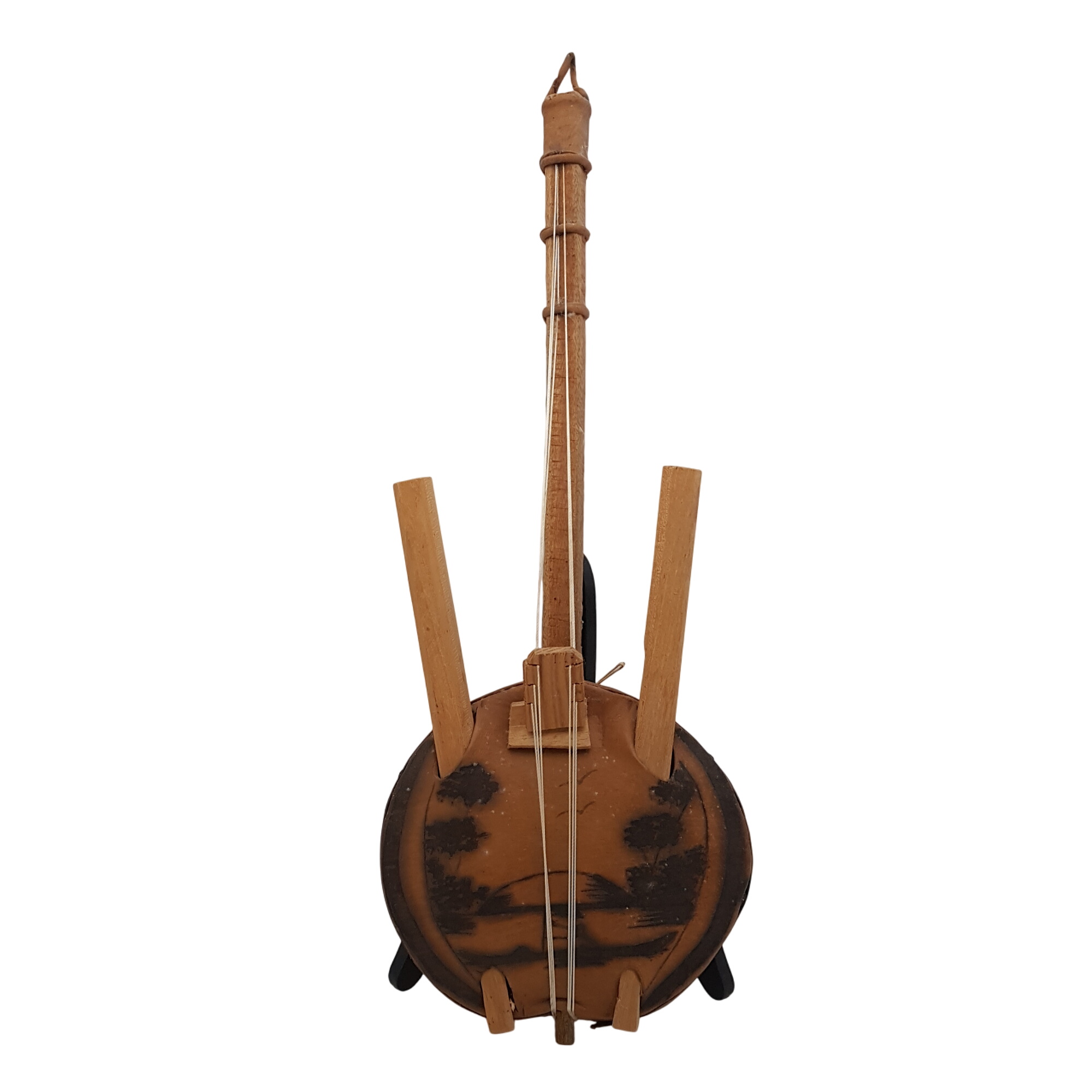 Petite kora, harpe africaine conçue à la main État correct - 10,00 € Petite kora, harpe africaine conçue à la main État correct reconditionné disponible sur Label Emmaüs