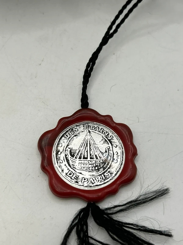 Voir photo 4 de Petite poêle en étain Les Étains de Paris vintage déco cuisine 12 cm Petite poêle en étain Les Étains de Paris vintage déco cuisine 12 cm Très bon état reconditionné photo 4