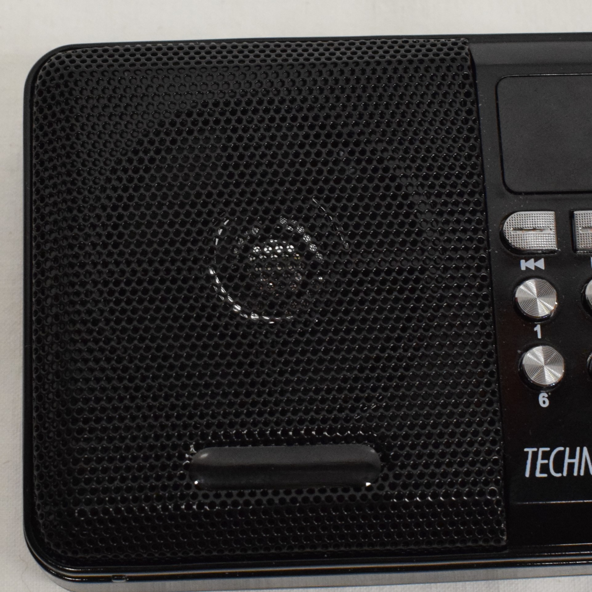 Voir photo 4 de Petite radio FM TECHNOLINE fonctions lampe et enceinte connectée Petite radio FM TECHNOLINE fonctions lampe et enceinte connectée reconditionné photo 4