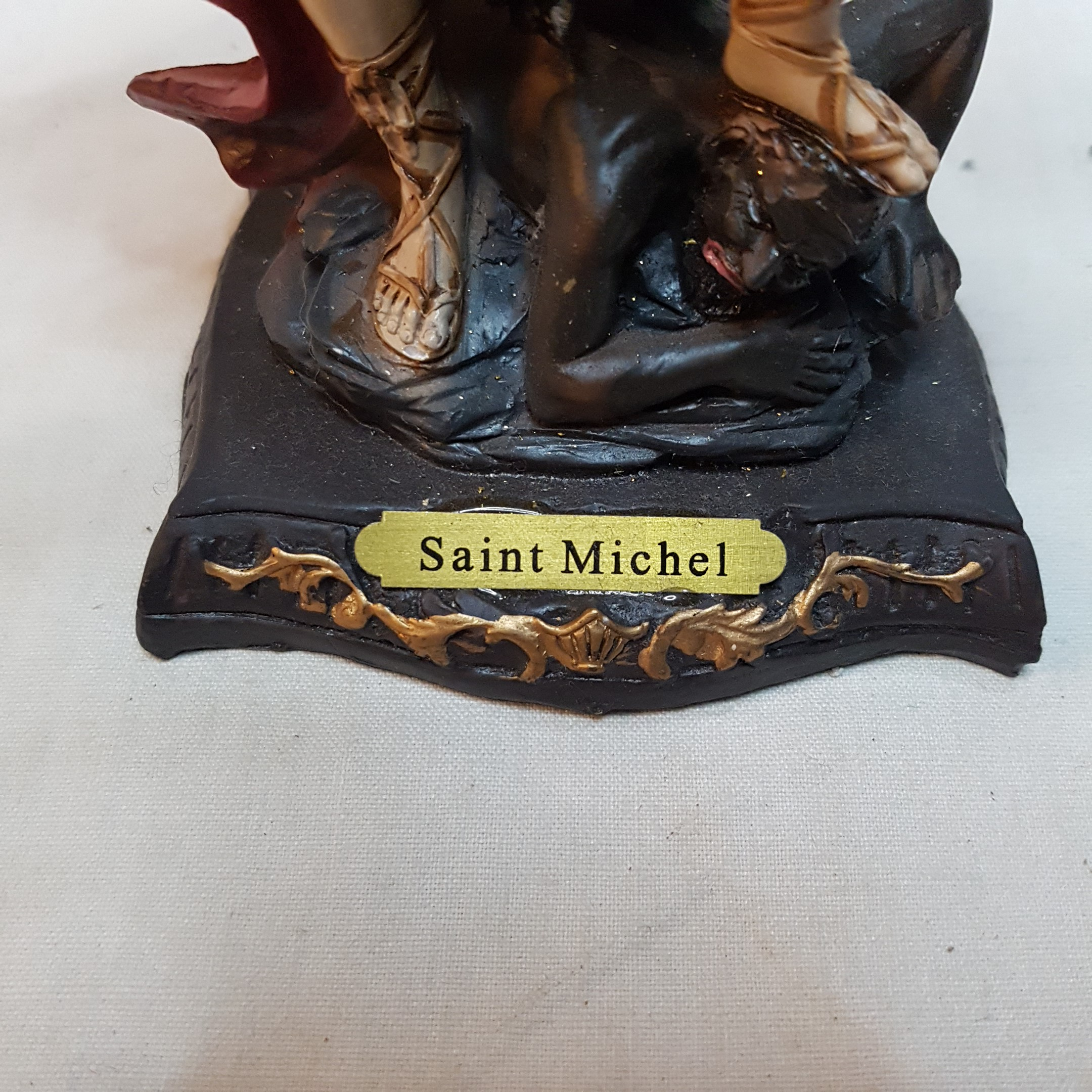 Voir photo 3 de Petite statue Saint Michel Petite statue Saint Michel Très bon état reconditionné photo 3