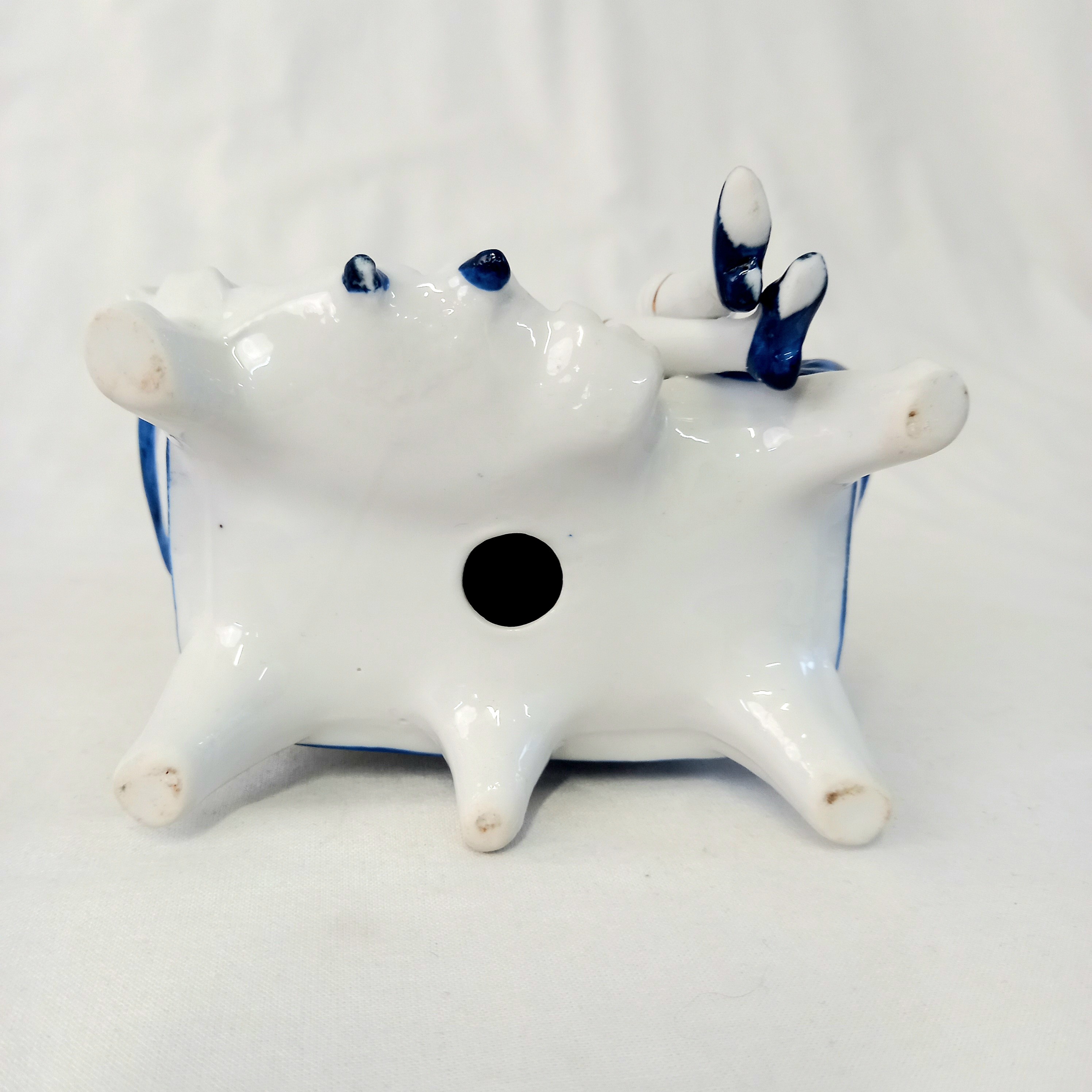 Voir photo 6 de Petite statuette en porcelaine représentant un couple sur sofa Petite statuette en porcelaine représentant un couple sur sofa Très bon état reconditionné photo 6
