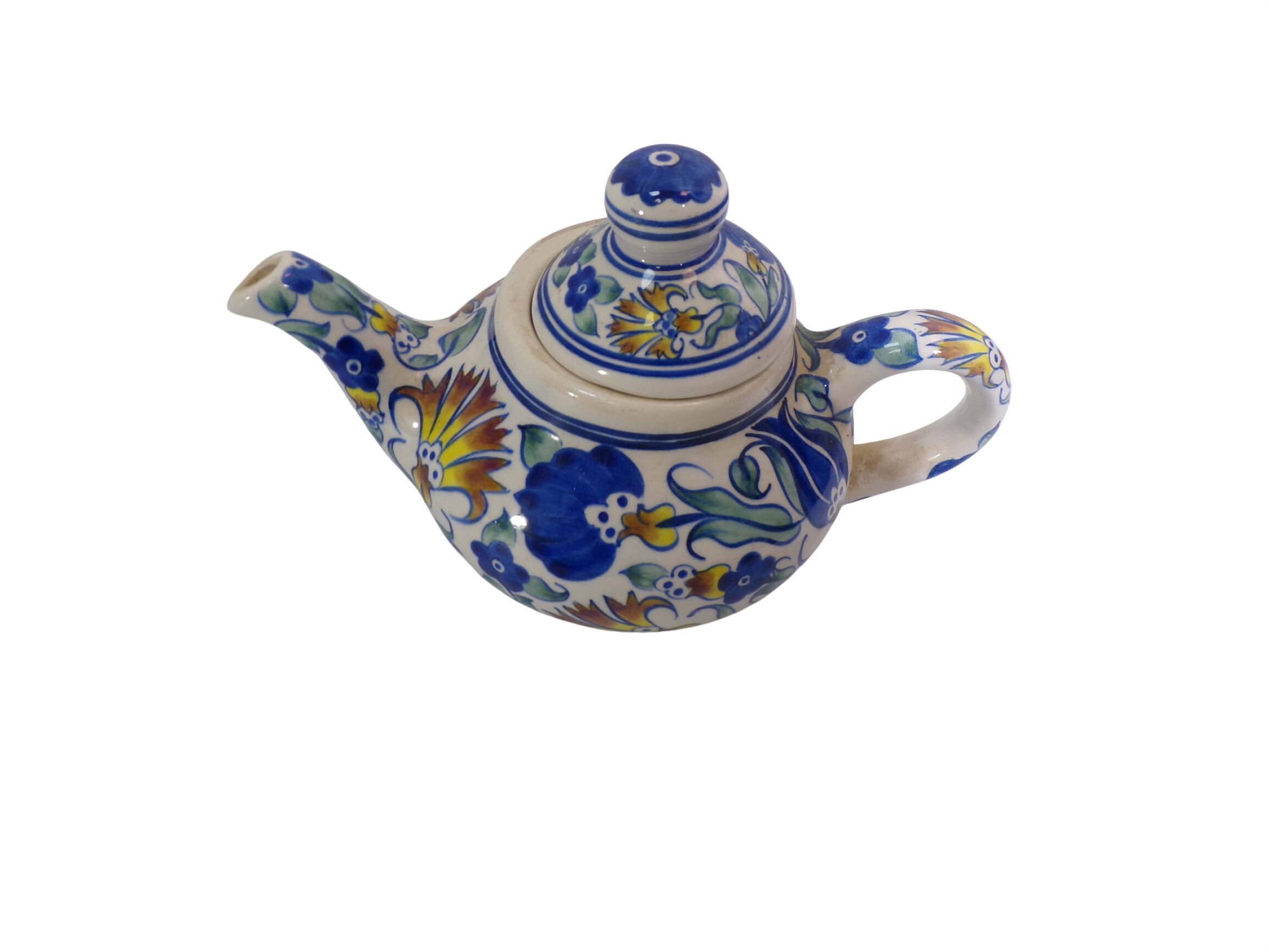 Petite théière en céramique artisanale peinte à la main - Ali Baba Çini (Cappadoce, Turquie) Très bon état - 12,00 € Petite théière en céramique artisanale peinte à la main - Ali Baba Çini (Cappadoce, Turquie) Très bon état reconditionné disponible sur Label Emmaüs