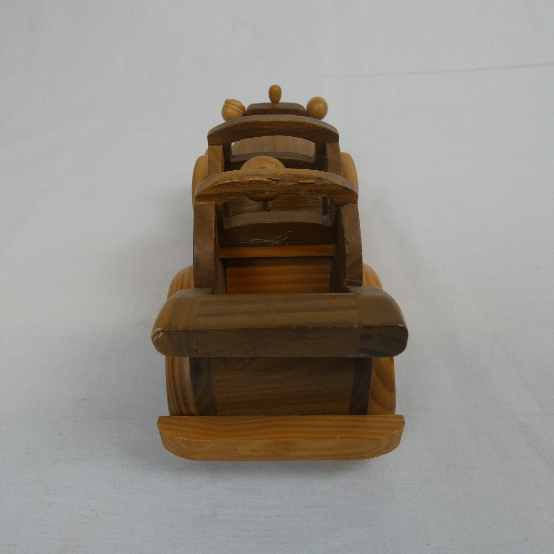Voir photo 2 de Petite Voiture En Bois Pour Enfant Vintage Petite Voiture En Bois Pour Enfant Vintage Très bon état reconditionné photo 2