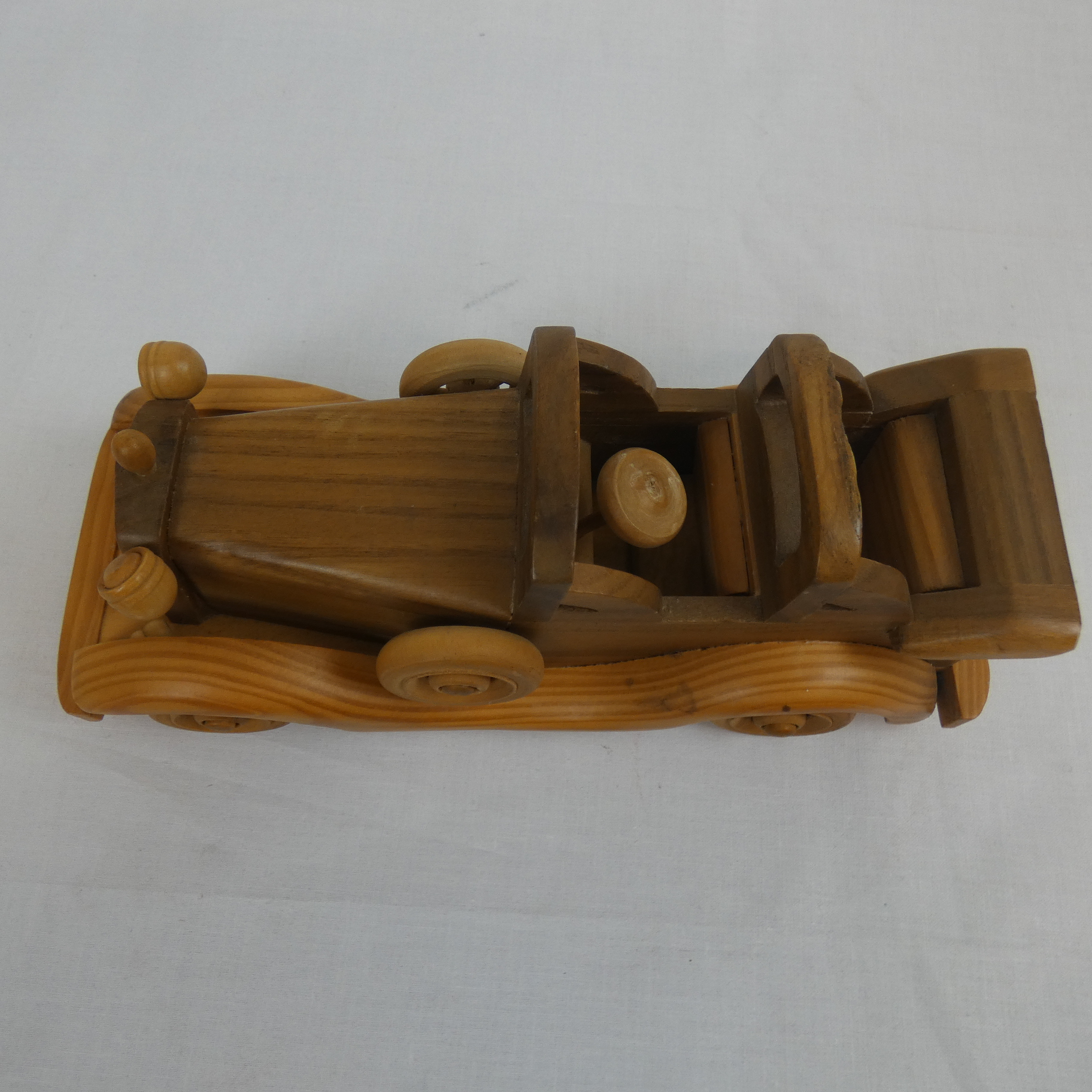 Voir photo 4 de Petite Voiture En Bois Pour Enfant Vintage Petite Voiture En Bois Pour Enfant Vintage Très bon état reconditionné photo 4