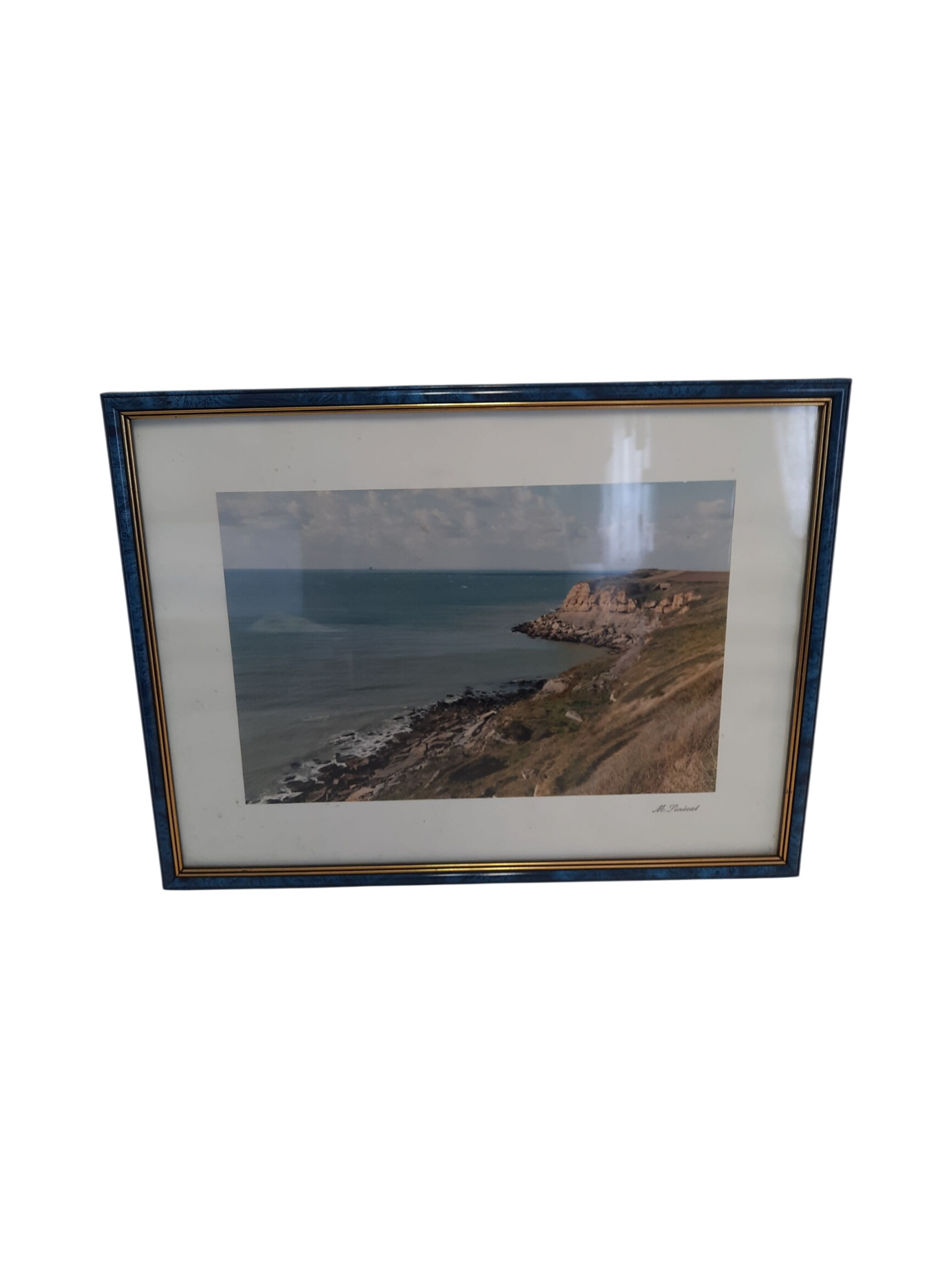 Photo encadrée de paysage au bord de mer État correct - 20,00 € Photo encadrée de paysage au bord de mer État correct reconditionné disponible sur Label Emmaüs