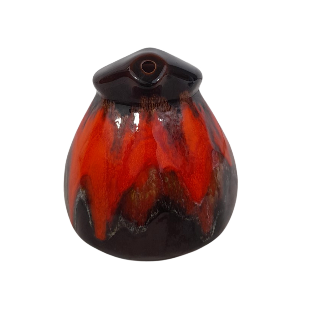 Voir photo 2 de Pichet / Broc vintage en Céramique émaillée "Écume de mer" – Rouge lave et marron Pichet / Broc vintage en Céramique émaillée "Écume de mer" – Rouge lave et marron Très bon état reconditionné photo 2