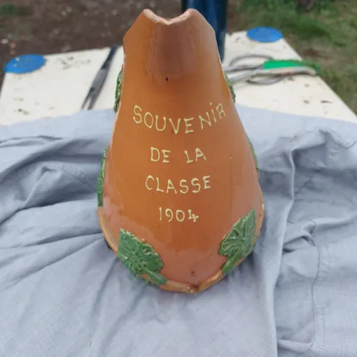 Pichet Cruche Poterie Savoyarde D'époque - Vintage "Souvenir De La Classe 1904" -Vieux Pichet Terre Cuite Décorée De Fleurs Vintage Bon état reconditionné disponible sur Rakuten