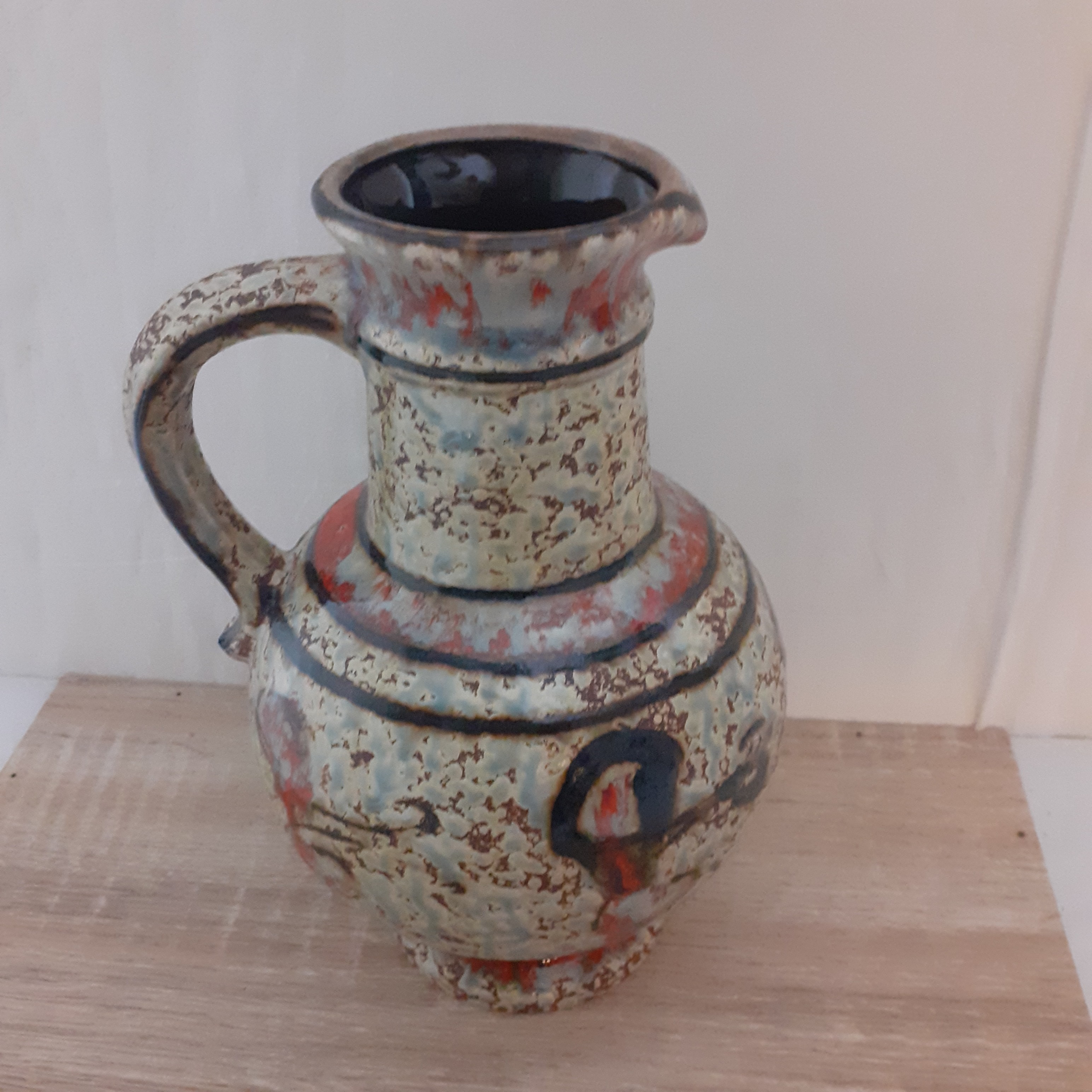 Voir photo 2 de Pichet, cruche, vase en céramique émaillé en parfait état. Pichet, cruche, vase en céramique émaillé en parfait état. Très bon état reconditionné photo 2
