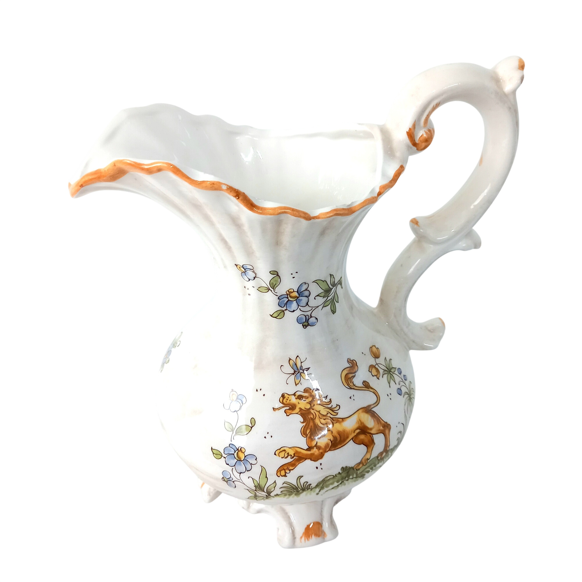 Acheter Pichet en céramique, décor lion héraldique, d'inspiration Moustiers Très bon état - 25,00 € Pichet en céramique, décor lion héraldique, d'inspiration Moustiers Très bon état reconditionné disponible sur Label Emmaüs