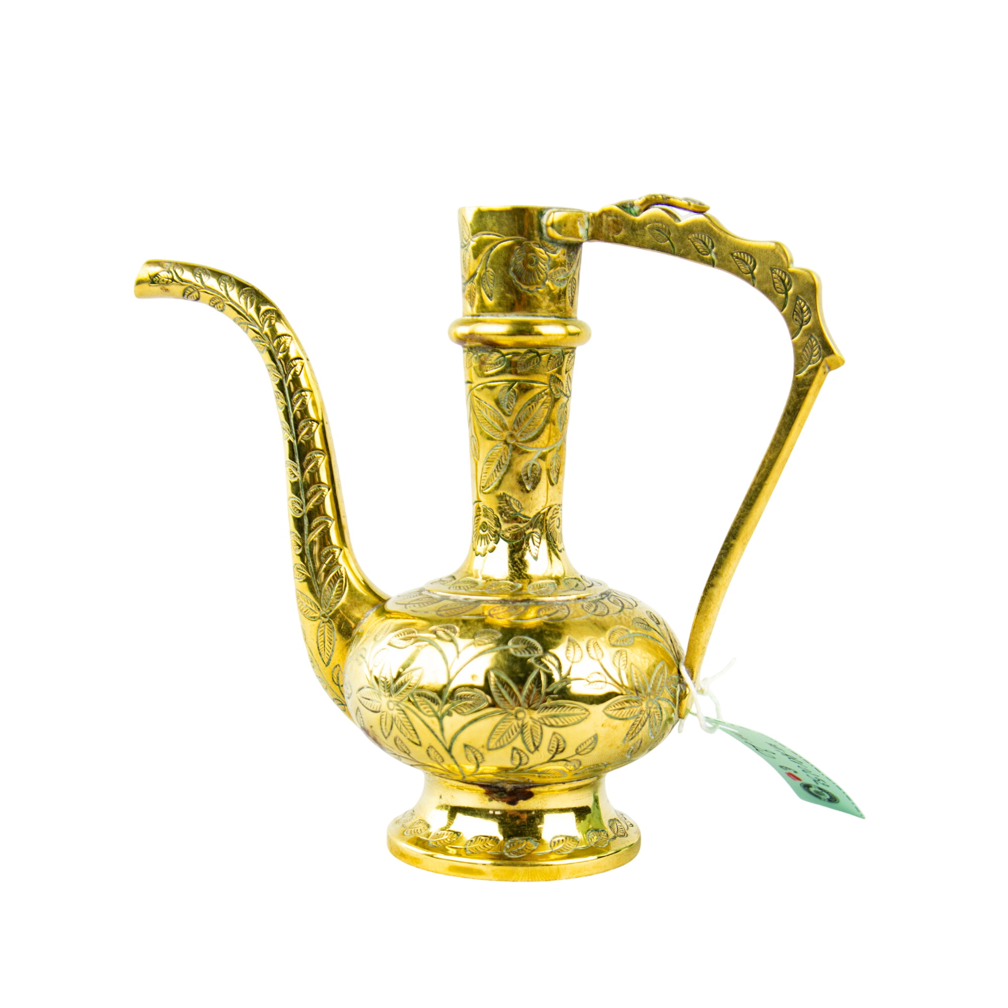Pichet marocain en laiton doré gravé de feuilles de 13cm Bon état - 10,00 € Pichet marocain en laiton doré gravé de feuilles de 13cm Bon état reconditionné disponible sur Label Emmaüs