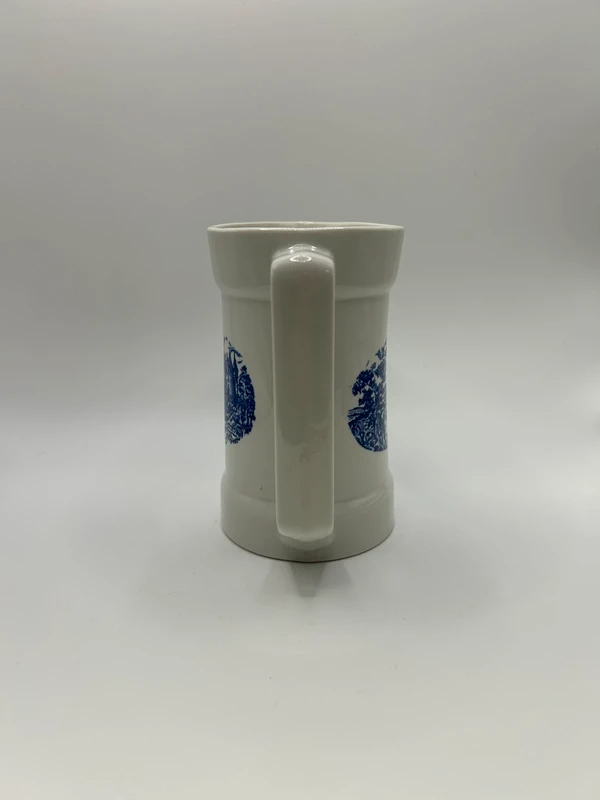 Voir photo 4 de Pichet porcelaine Pyroblan BP décor château bleu blanc vintage résistant au four Pichet porcelaine Pyroblan BP décor château bleu blanc vintage résistant au four Très bon état reconditionné photo 4