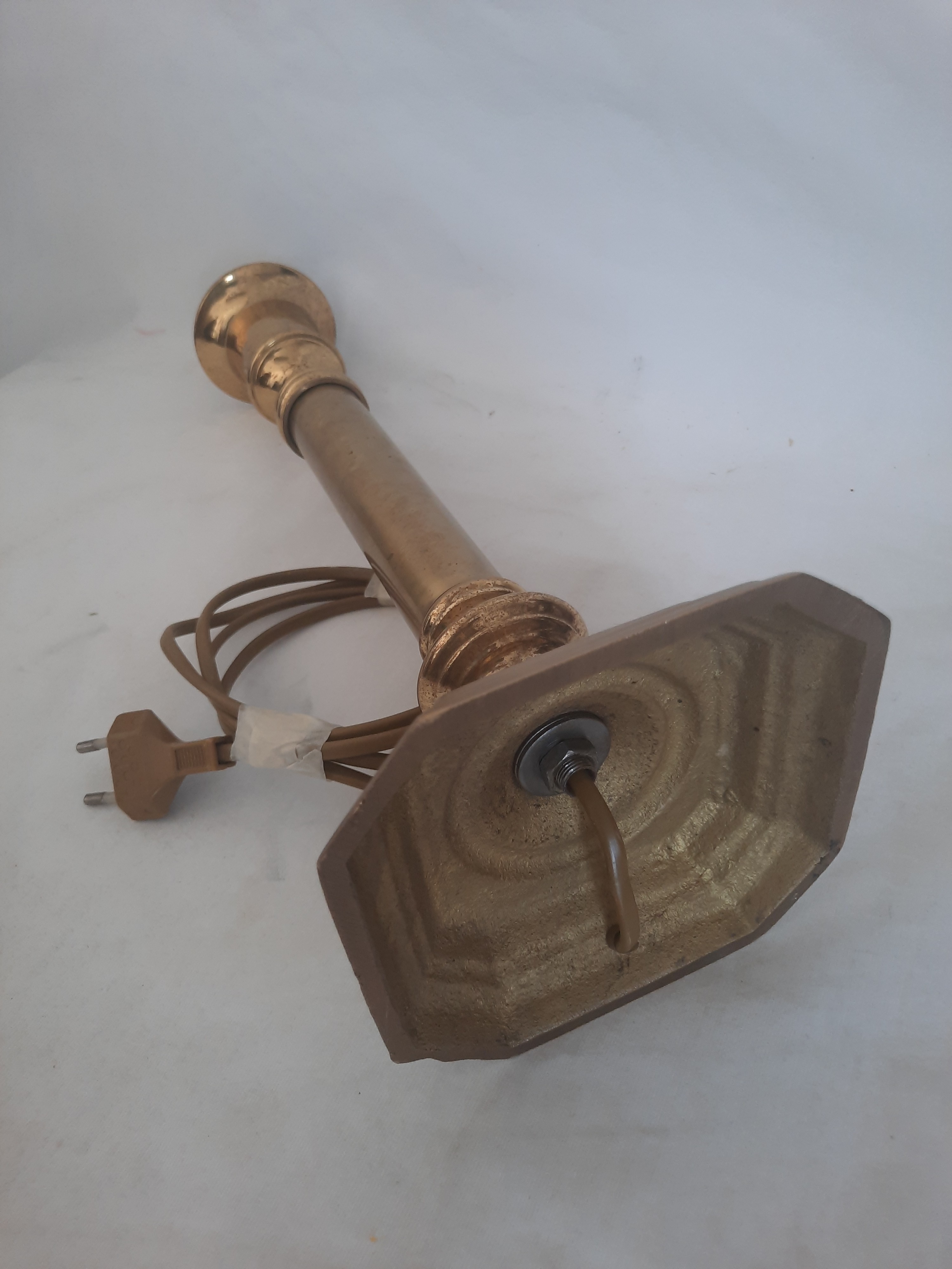 Voir photo 6 de Pied de lampe de chevet en métal doré vintage Pied de lampe de chevet en métal doré vintage État correct reconditionné photo 6