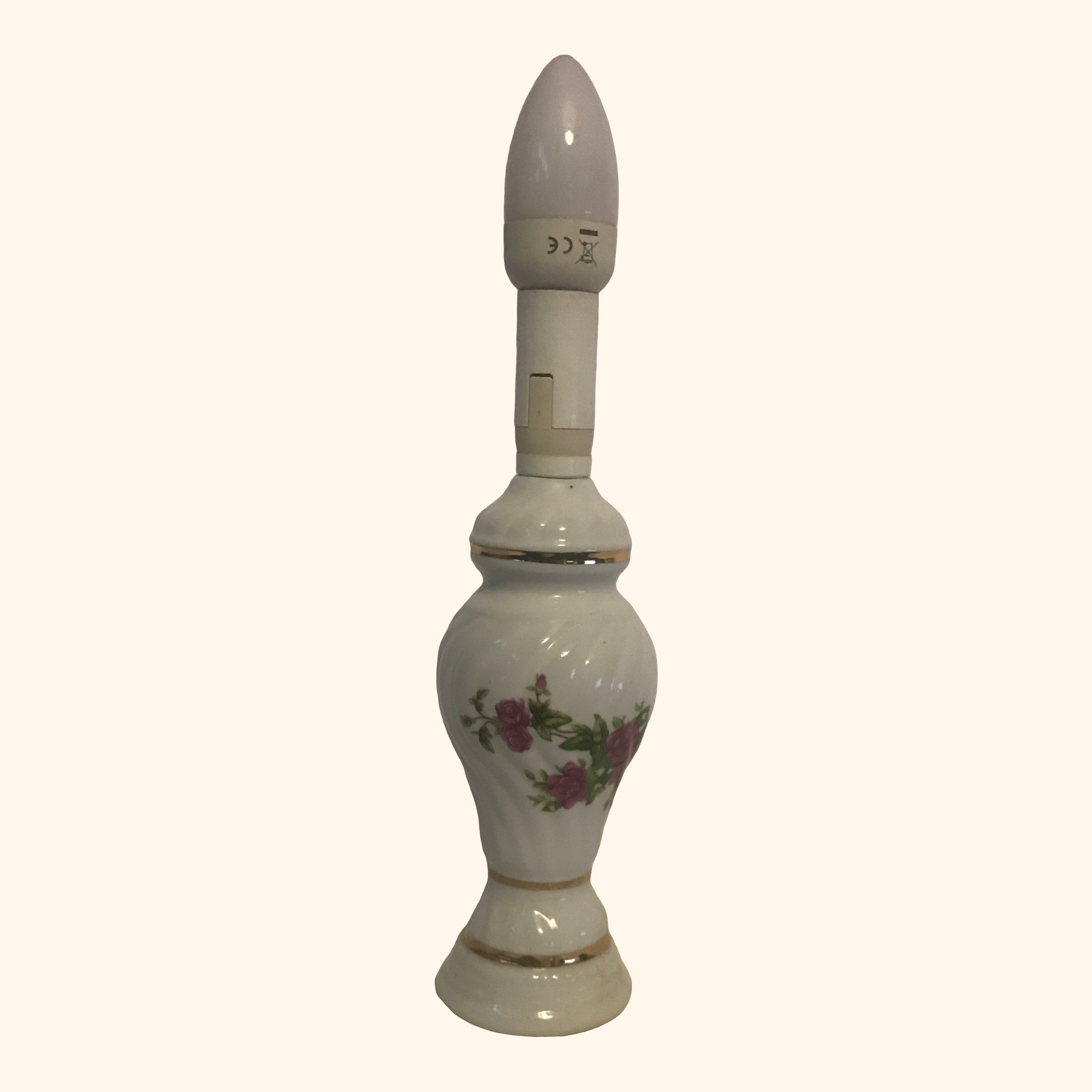 Pied de Lampe de Salon en Faïence Rétro Très bon état - 10,00 € Pied de Lampe de Salon en Faïence Rétro Très bon état reconditionné disponible sur Label Emmaüs