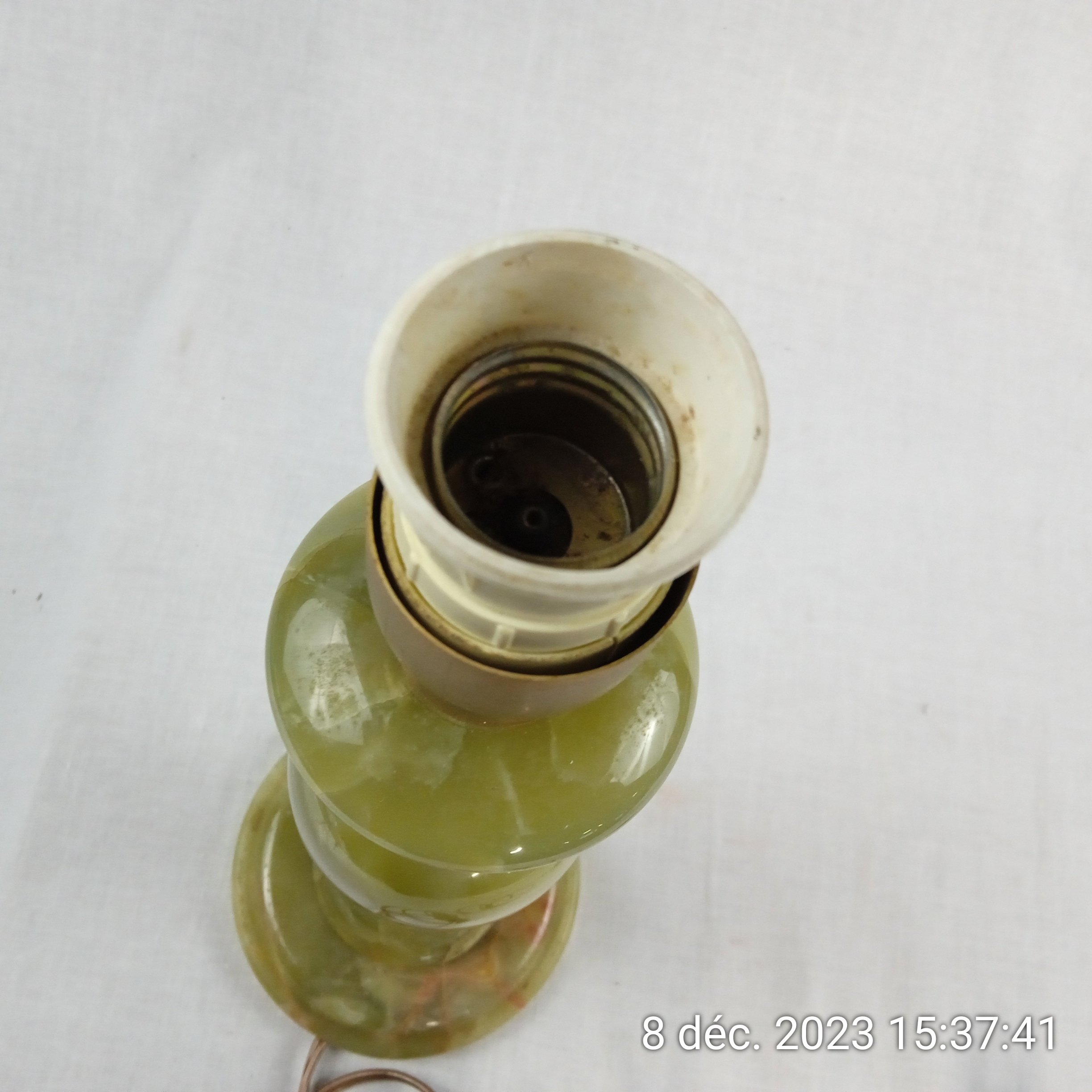Voir photo 4 de Pied de lampe de table en marbre onyx vert Italy années 1960 Pied de lampe de table en marbre onyx vert Italy années 1960 Bon état reconditionné photo 4