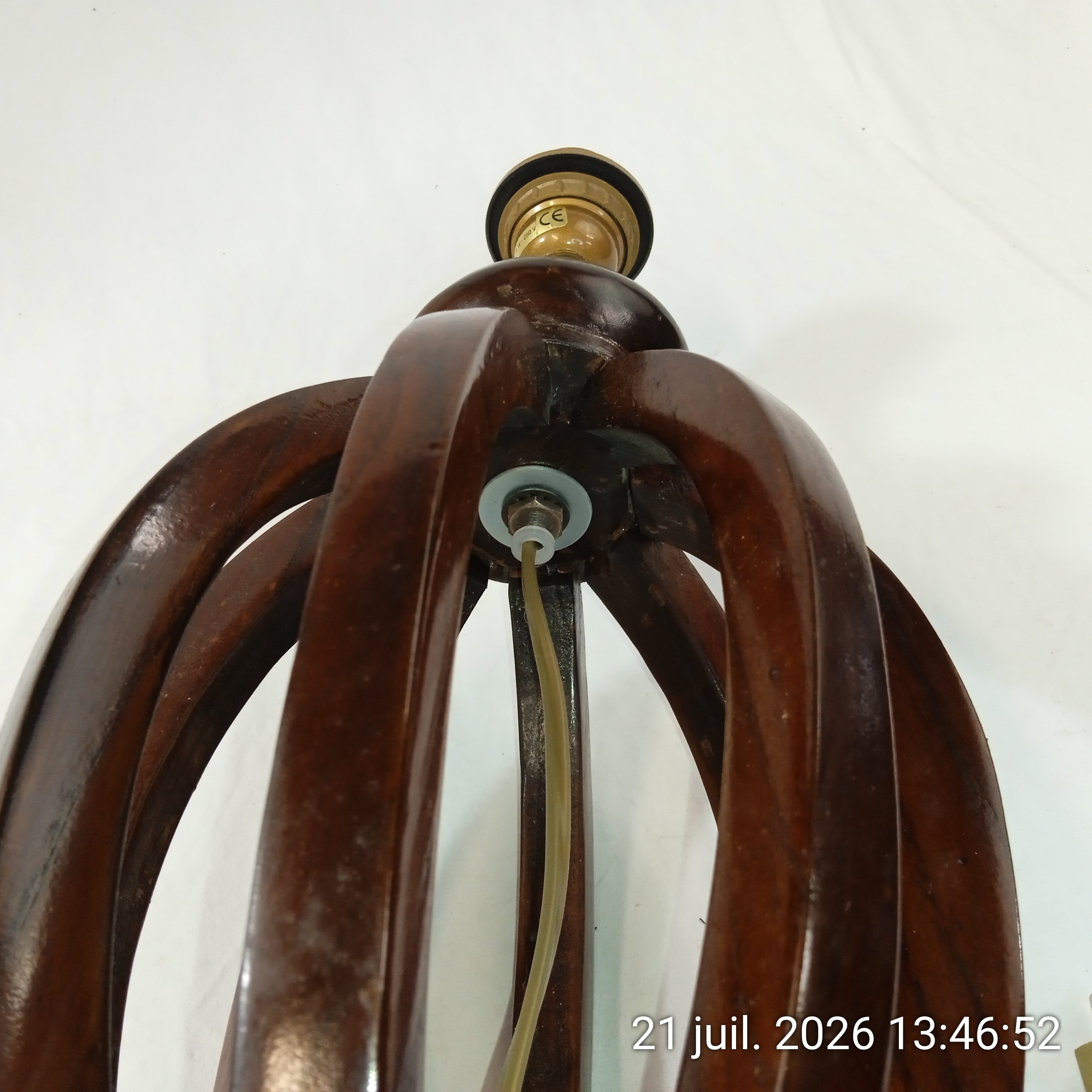 Voir photo 6 de Pied de lampe en bois sculpté artisanale vintage Art déco Pied de lampe en bois sculpté artisanale vintage Art déco Bon état reconditionné photo 6