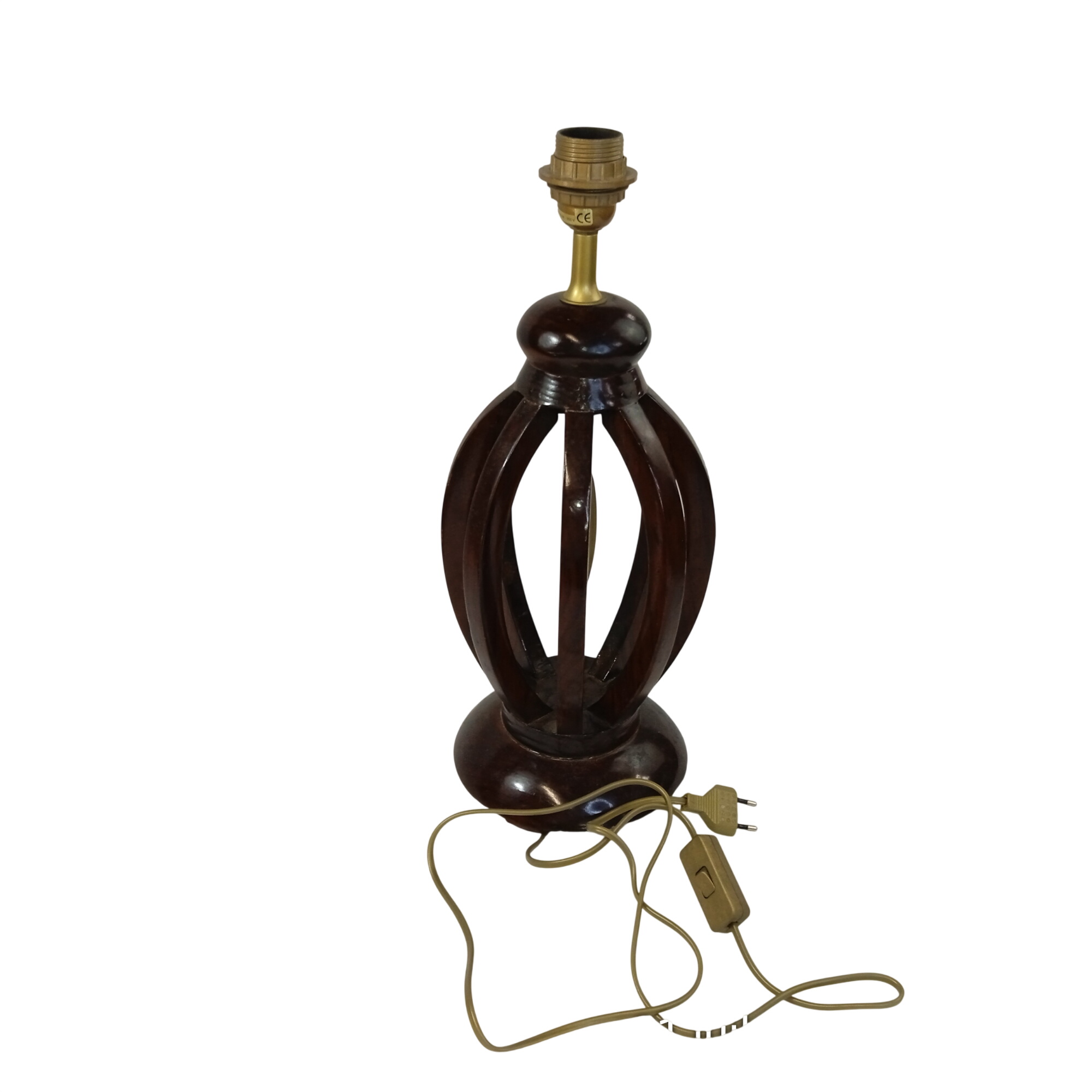 Pied de lampe en bois sculpté artisanale vintage Art déco Bon état - 44,00 € Pied de lampe en bois sculpté artisanale vintage Art déco Bon état reconditionné disponible sur Label Emmaüs