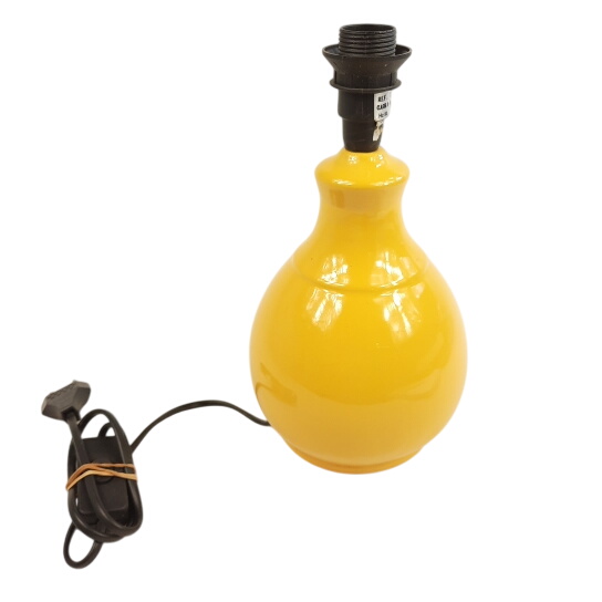 Acheter PIED de Lampe en céramique jaune — style classique. - 10,00 € PIED de Lampe en céramique jaune — style classique. reconditionné disponible sur Label Emmaüs