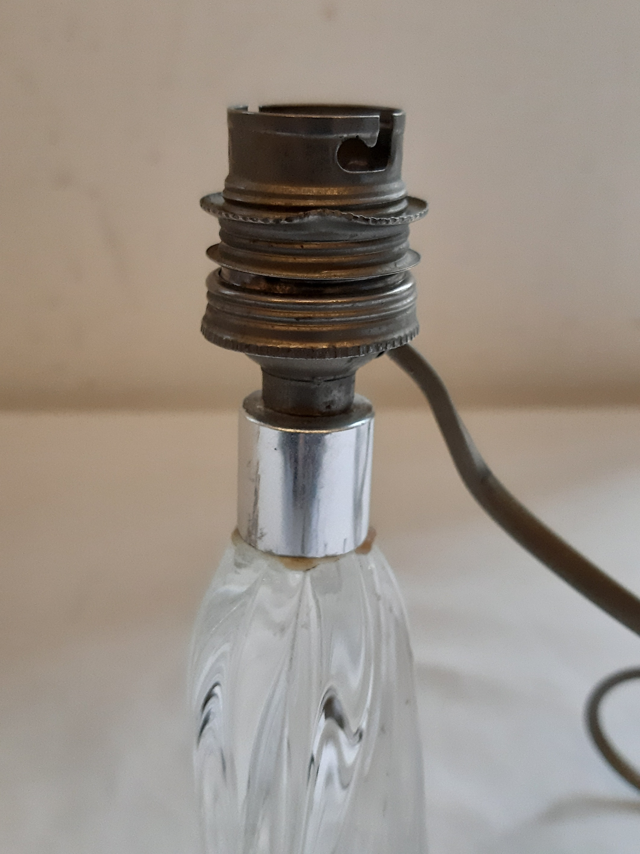 Voir photo 6 de Pied de lampe en cristal vintage Pied de lampe en cristal vintage Bon état reconditionné photo 6