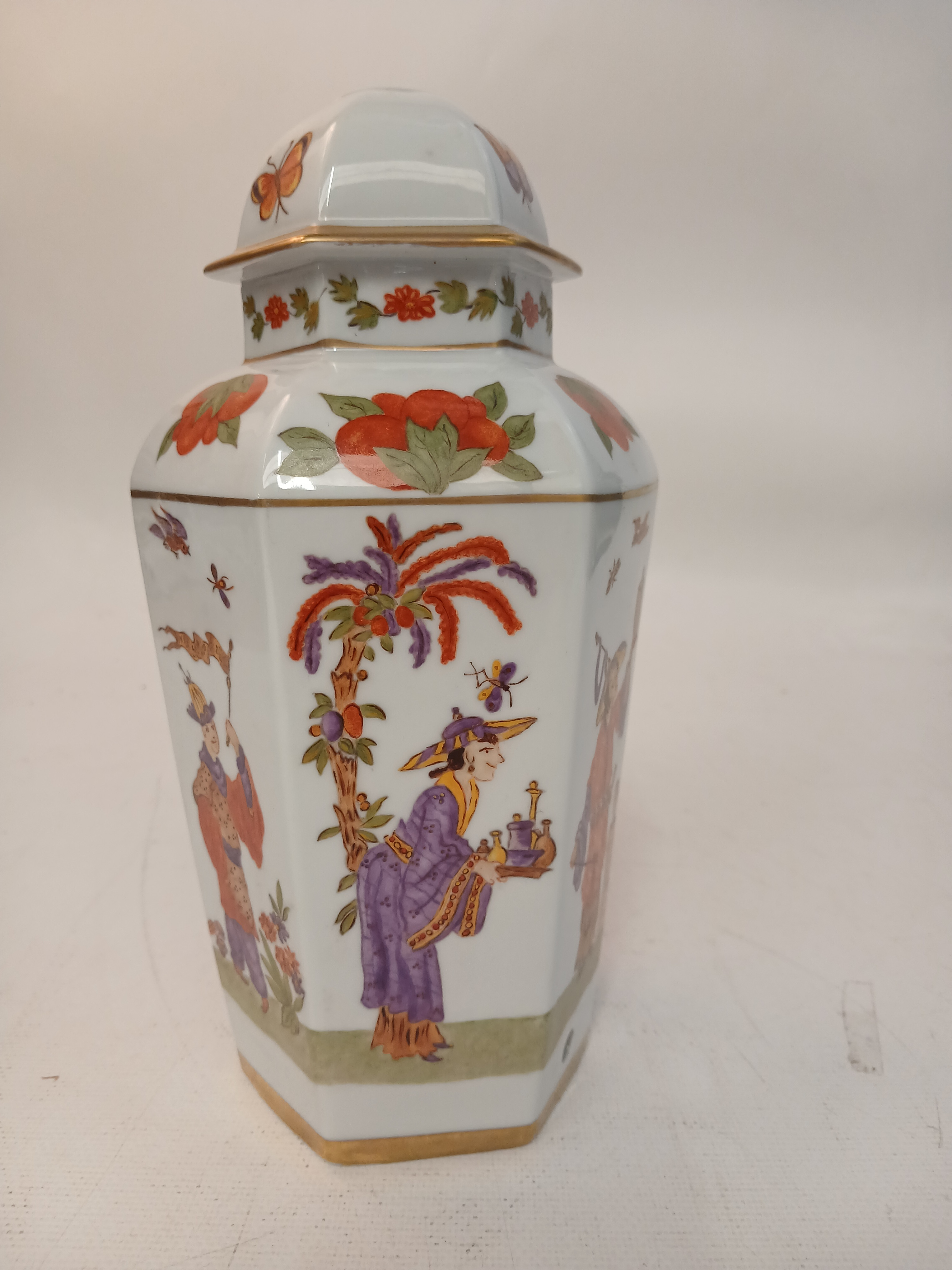 Voir photo 3 de Pied de lampe style faïence chinoise - porcelaine de Limoges Pied de lampe style faïence chinoise - porcelaine de Limoges Bon état reconditionné photo 3