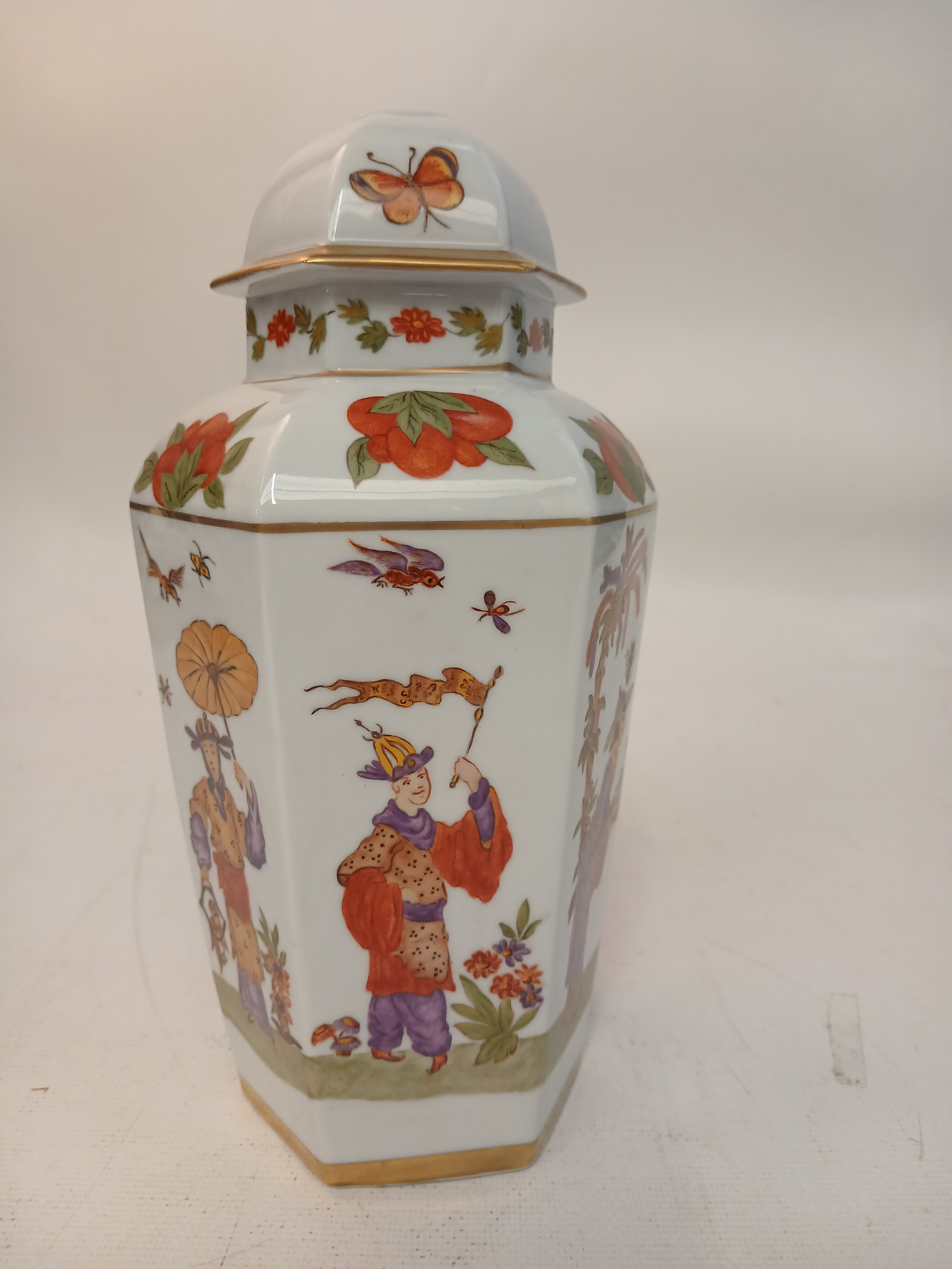 Voir photo 4 de Pied de lampe style faïence chinoise - porcelaine de Limoges Pied de lampe style faïence chinoise - porcelaine de Limoges Bon état reconditionné photo 4