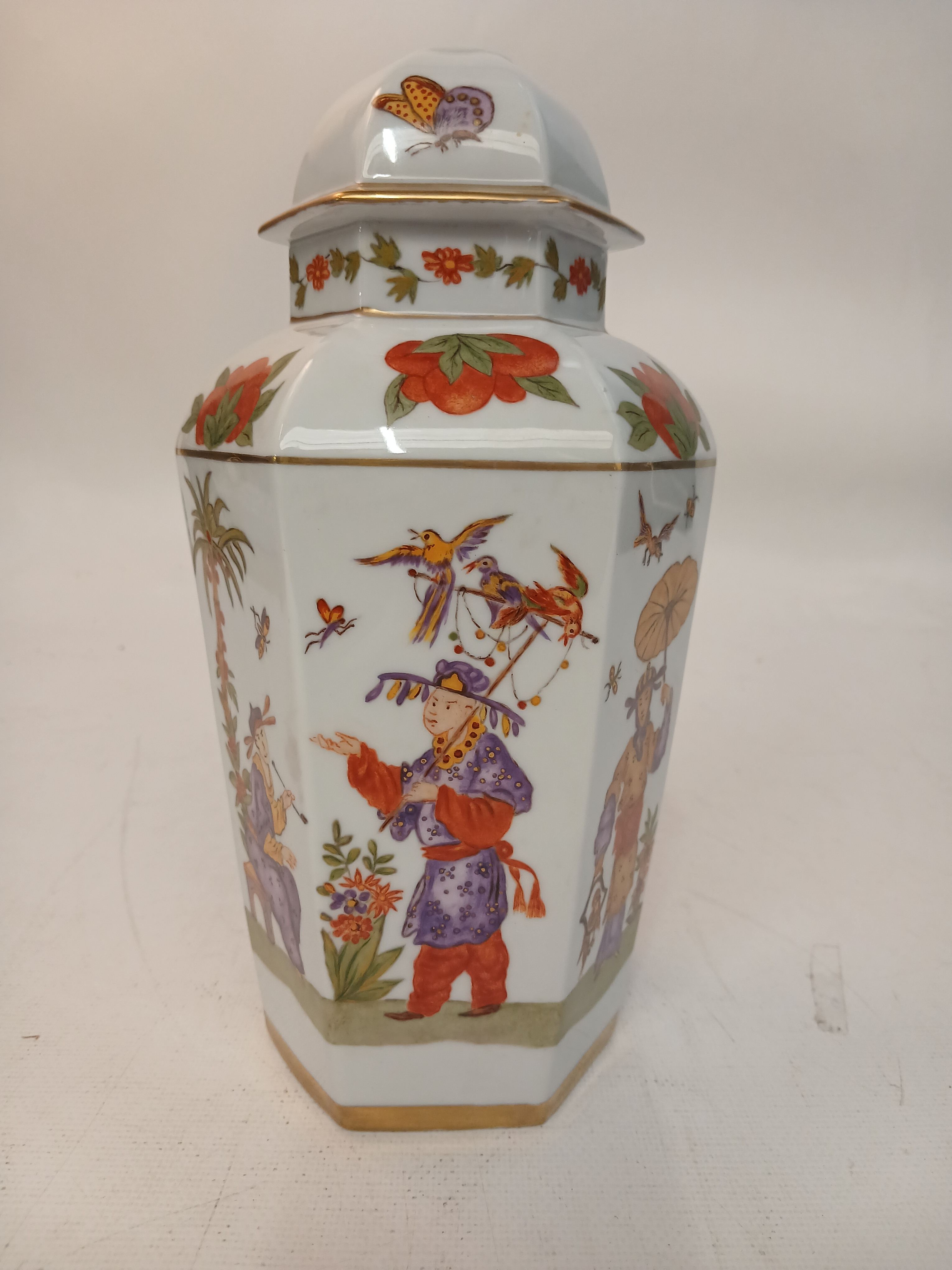 Voir photo 6 de Pied de lampe style faïence chinoise - porcelaine de Limoges Pied de lampe style faïence chinoise - porcelaine de Limoges Bon état reconditionné photo 6