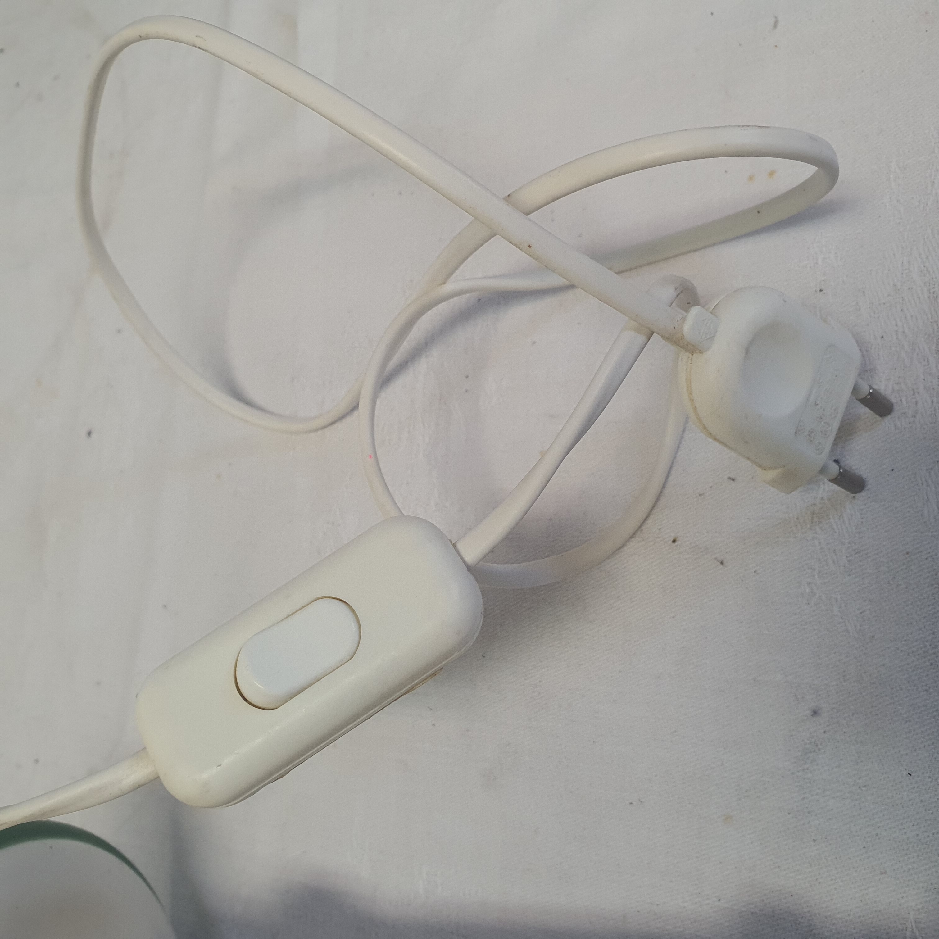 Voir photo 3 de Pieds de Lampe En Céramqieue Couleur Blanc et Vert En état Correct Fait Main Pieds de Lampe En Céramqieue Couleur Blanc et Vert En état Correct Fait Main État correct reconditionné photo 3