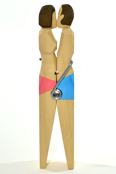 Acheter "Pince Charmante Maillot" - Création / Fait main / Vendu sans boîte Parfait état - 13,00 € "Pince Charmante Maillot" - Création / Fait main / Vendu sans boîte Parfait état reconditionné disponible sur Label Emmaüs