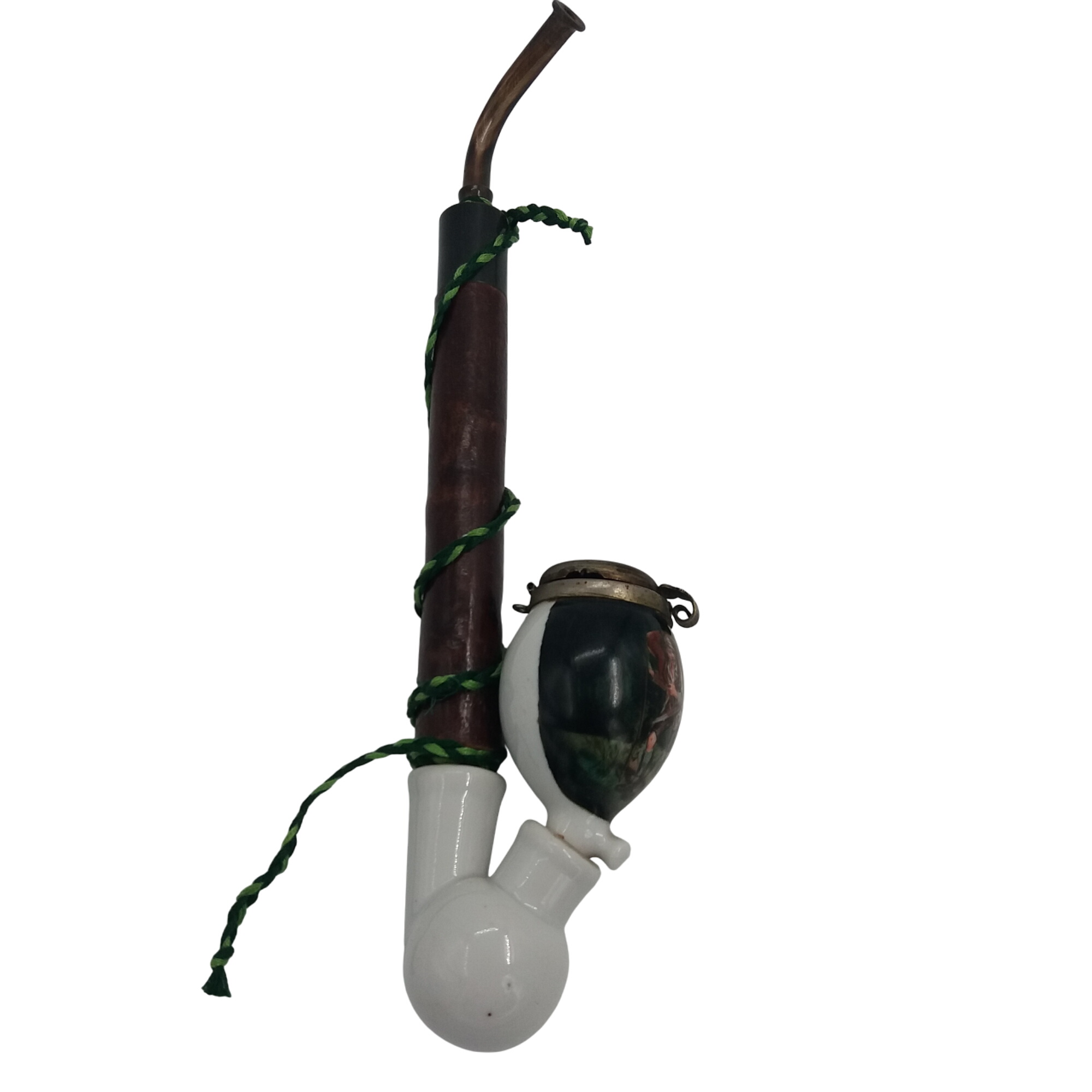 Pipe ancienne. Bois et porcelaine. Décor de chasse. Bon état - 35,00 € Pipe ancienne. Bois et porcelaine. Décor de chasse. Bon état reconditionné disponible sur Label Emmaüs