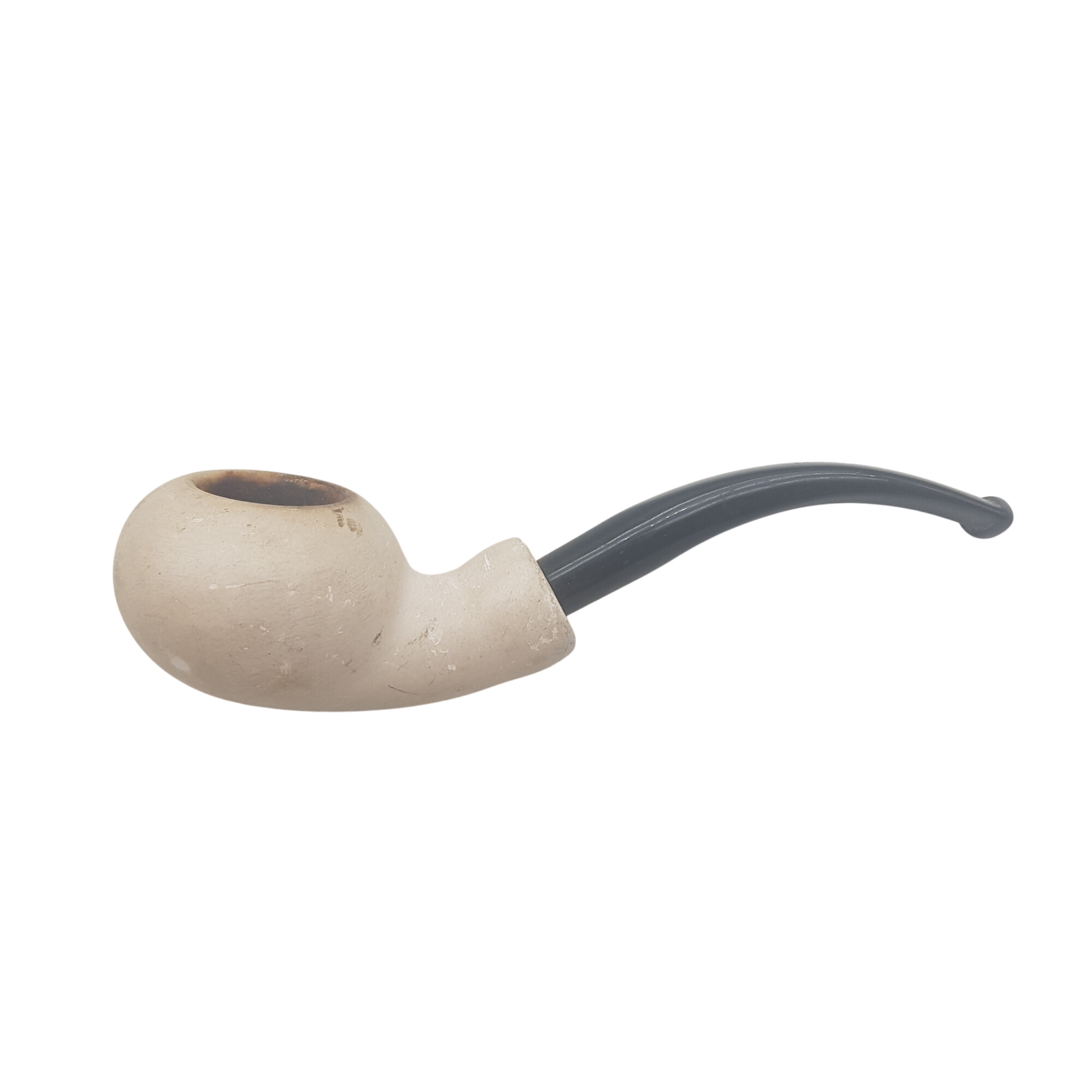 Pipe en céramique Bon état - 15,00 € Pipe en céramique Bon état reconditionné disponible sur Label Emmaüs