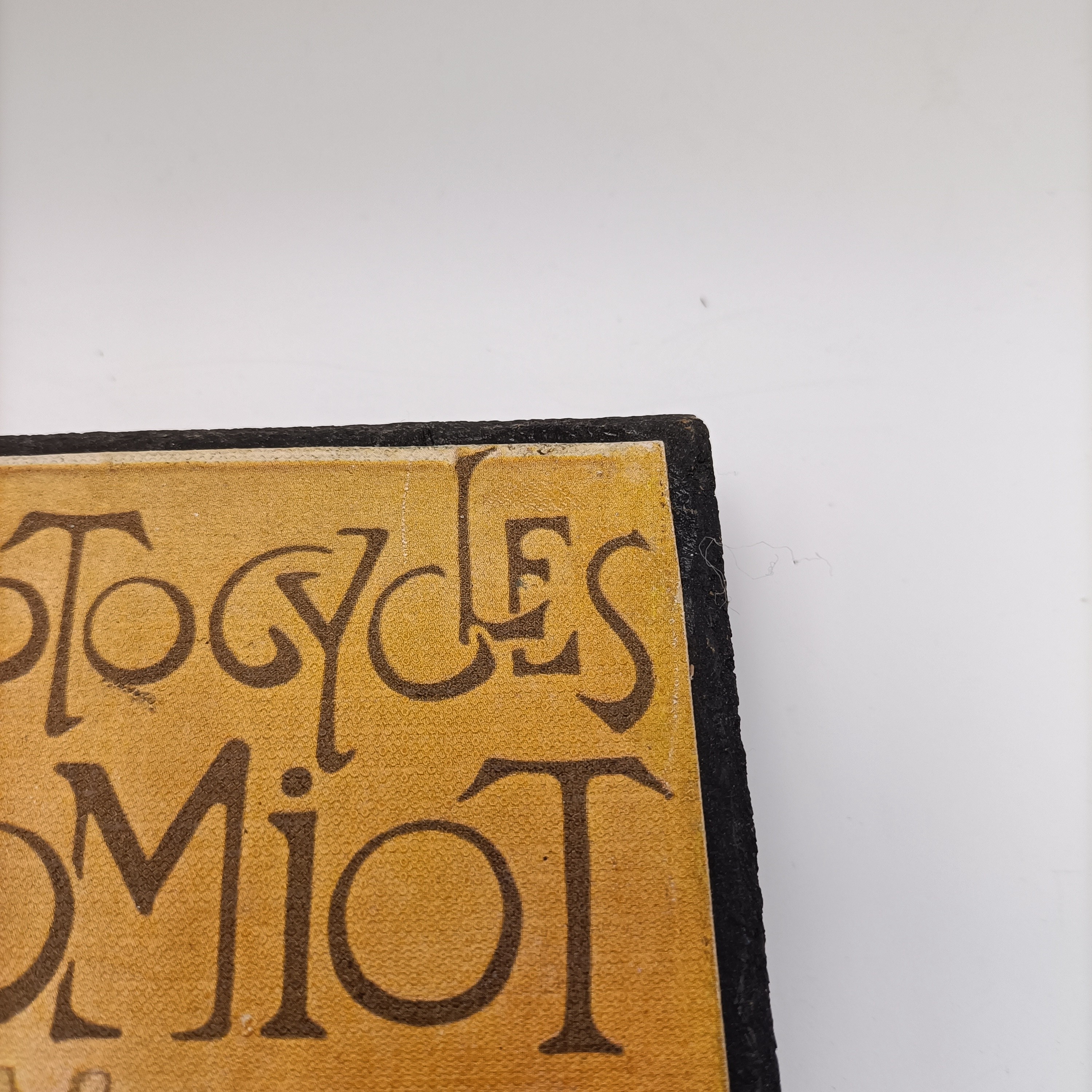 Voir photo 5 de Plaque murale vintage Motocycles Comiot Paris style affiche ancienne Plaque murale vintage Motocycles Comiot Paris style affiche ancienne Très bon état reconditionné photo 5